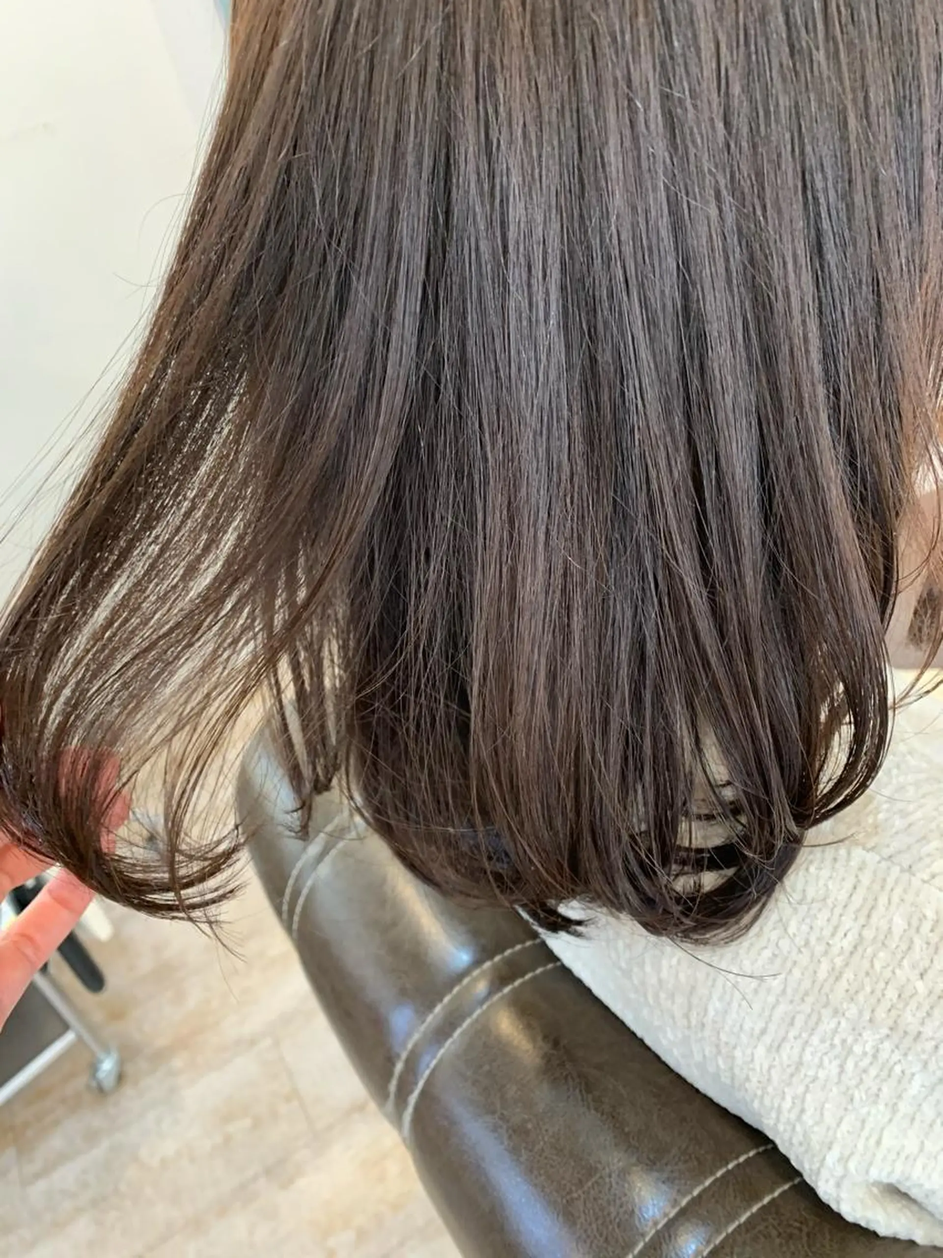 ミディアム カラー ベージュカラー 透明感カラー レイヤーカット カット ヘアカラー 藤間 帆乃夏（とうまほのかのヘアスタイル