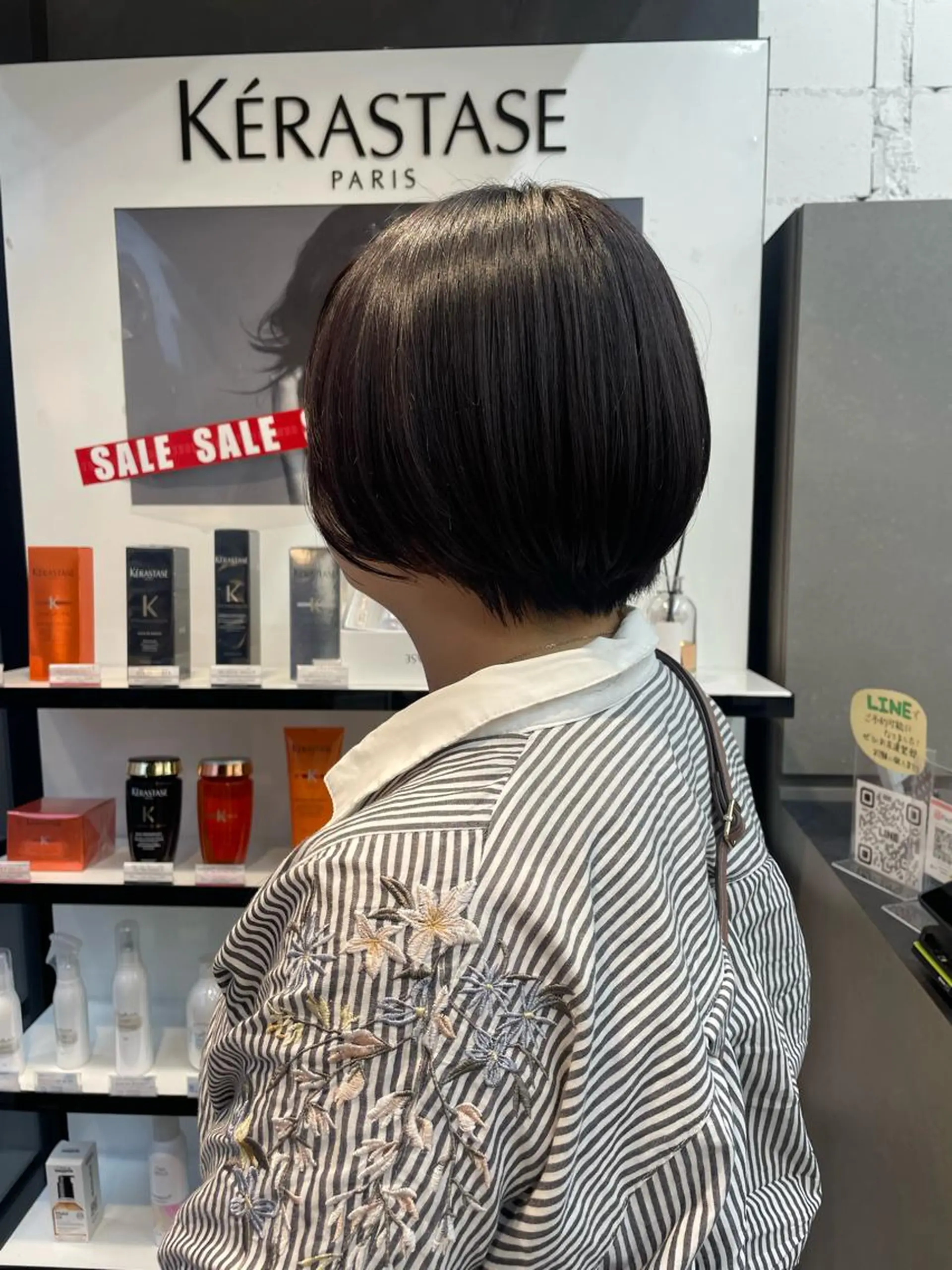 ショート カラー ヘアアレンジ トリートメント mika｜寒色カラー ｜ブリーチカラーのヘアスタイル