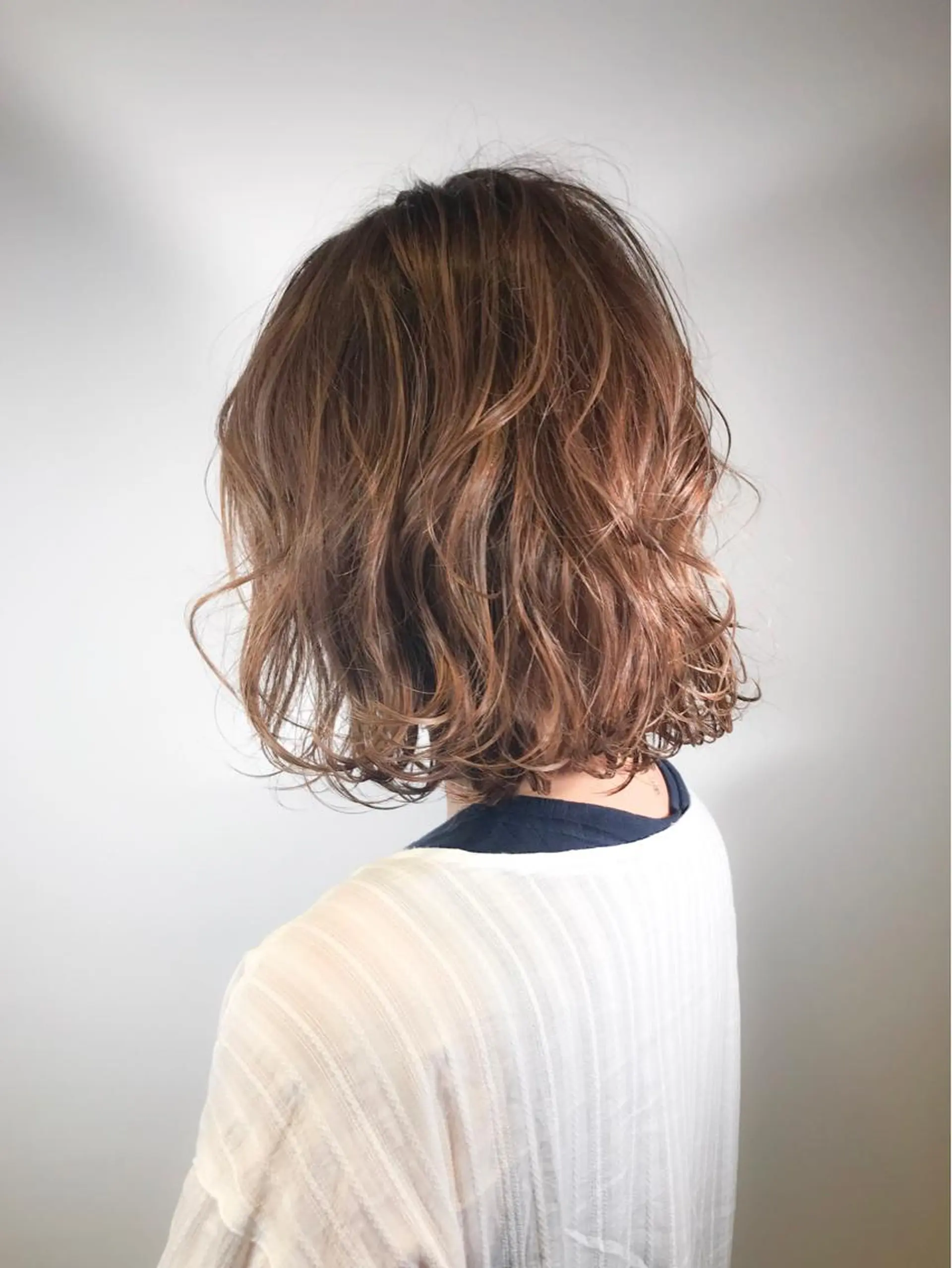 ミディアム カラー BIANCO北堀江 AKANEのヘアスタイル
