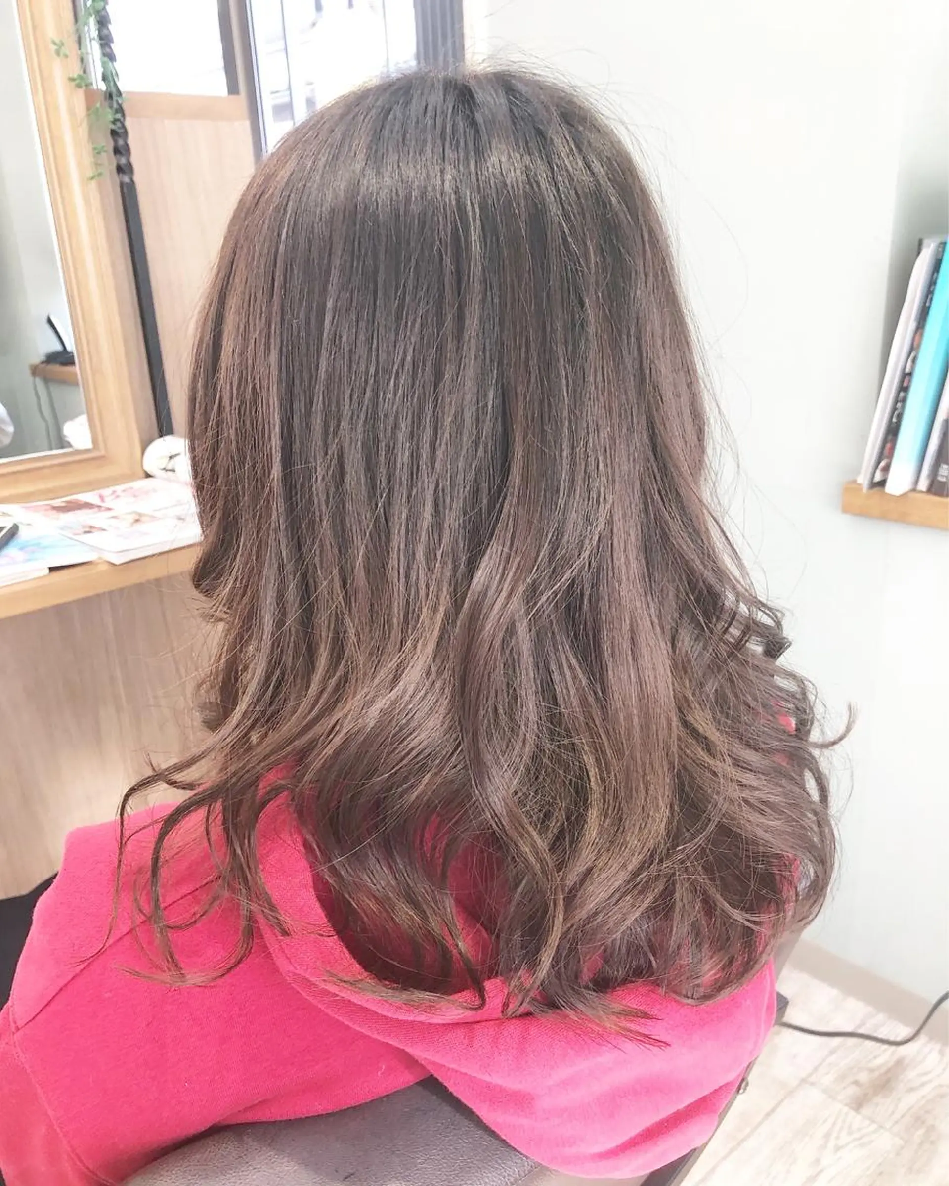 カラー 平野 沙織のヘアスタイル