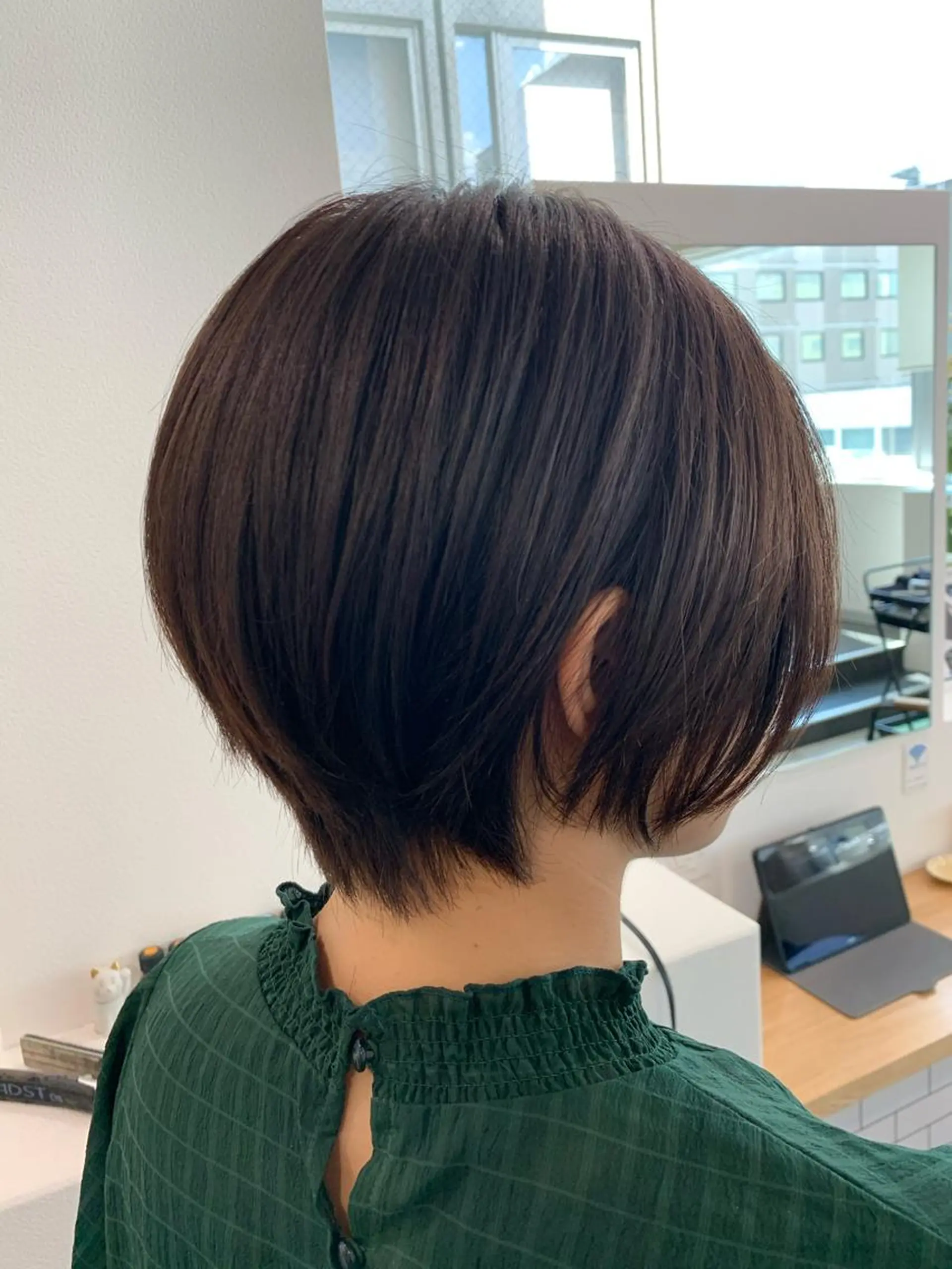 ショート カット 大人レイヤー ヨシミカズヤのヘアスタイル