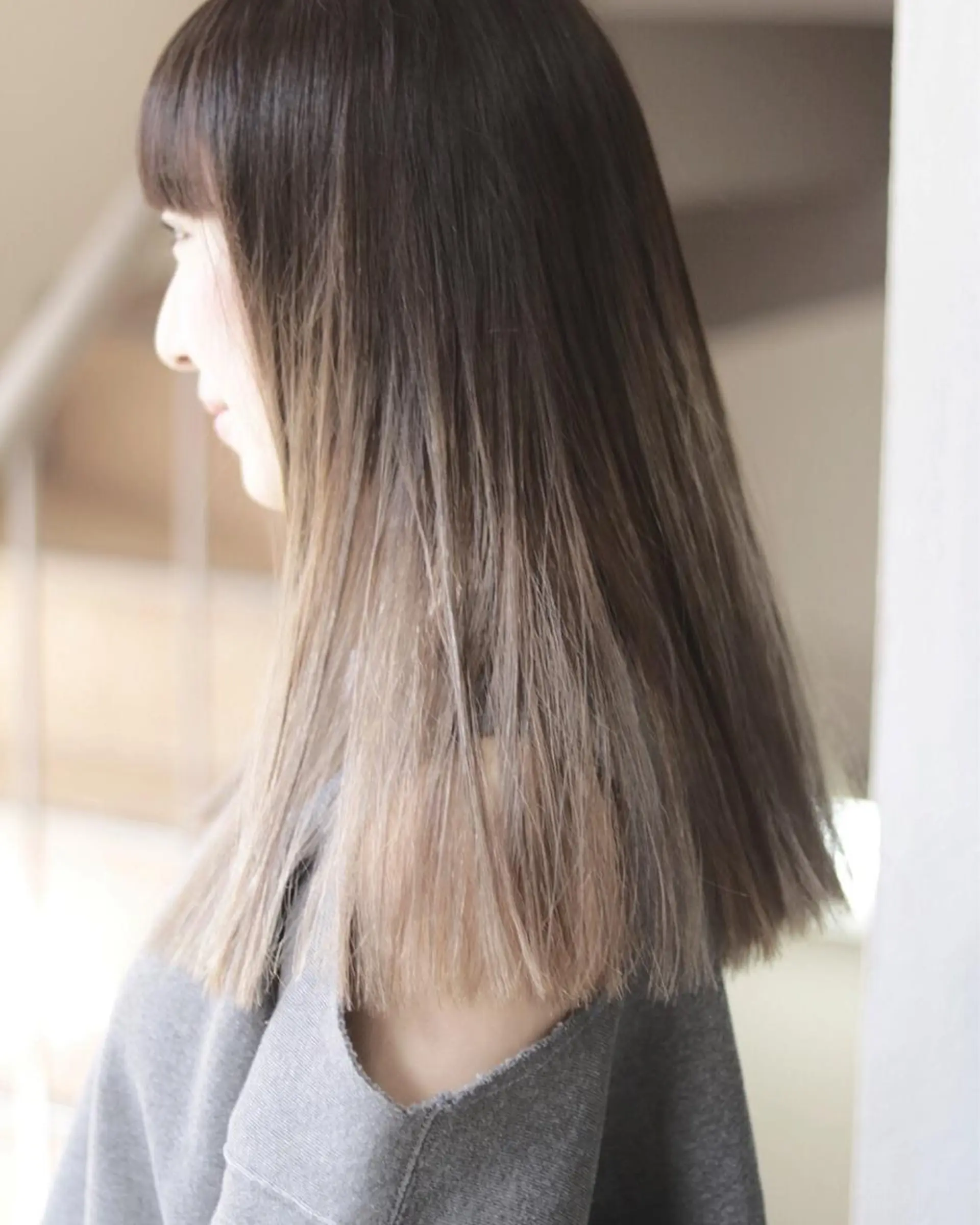 ミディアム カラー パーマ ヘアアレンジ グレージュ youres hair 新宿3丁目店所属・新宿.代表.透け髪 TAKAケアブリーチのヘアスタイル