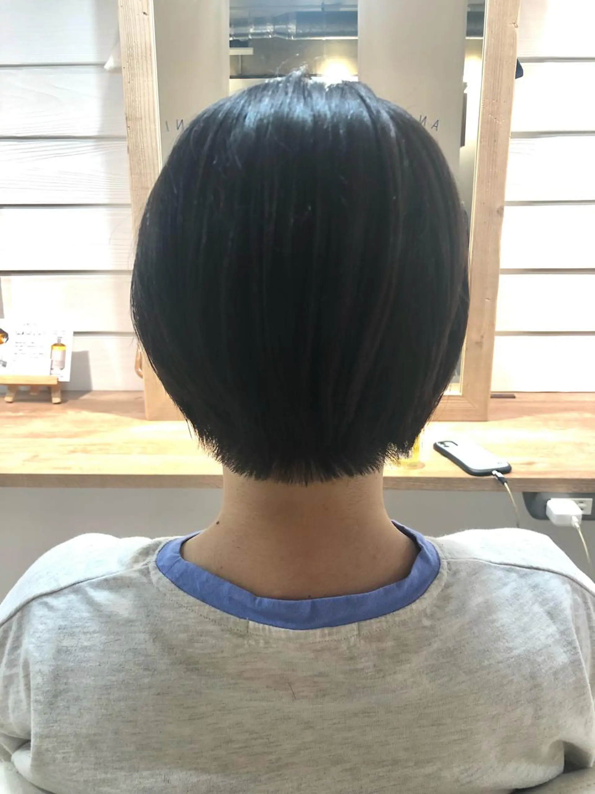 ショート カラー アッシュ ディープラベンダー ラベンダーカラー ラベンダーアッシュ ショートヘア カット ヘアカラー Annie 吉田 裕美のヘアスタイル