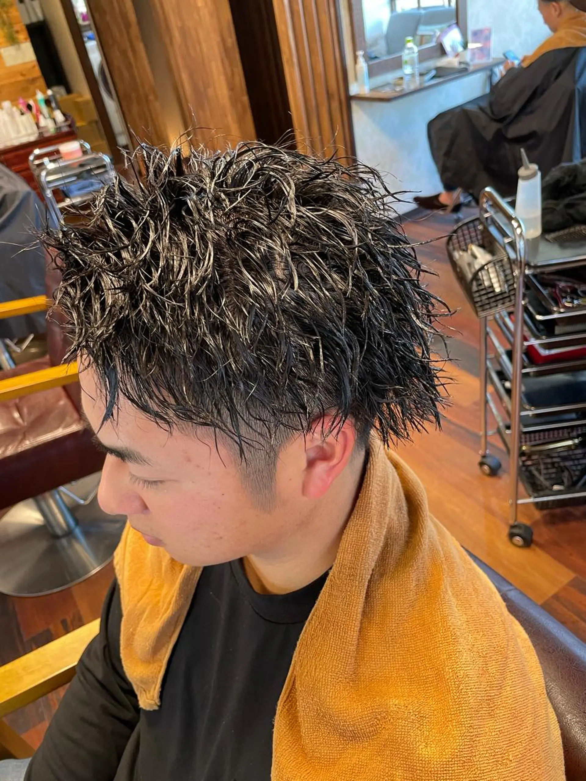 ショート ツイストパーマ RELACE所属・🌞谷川 幸也🌞のヘアスタイル