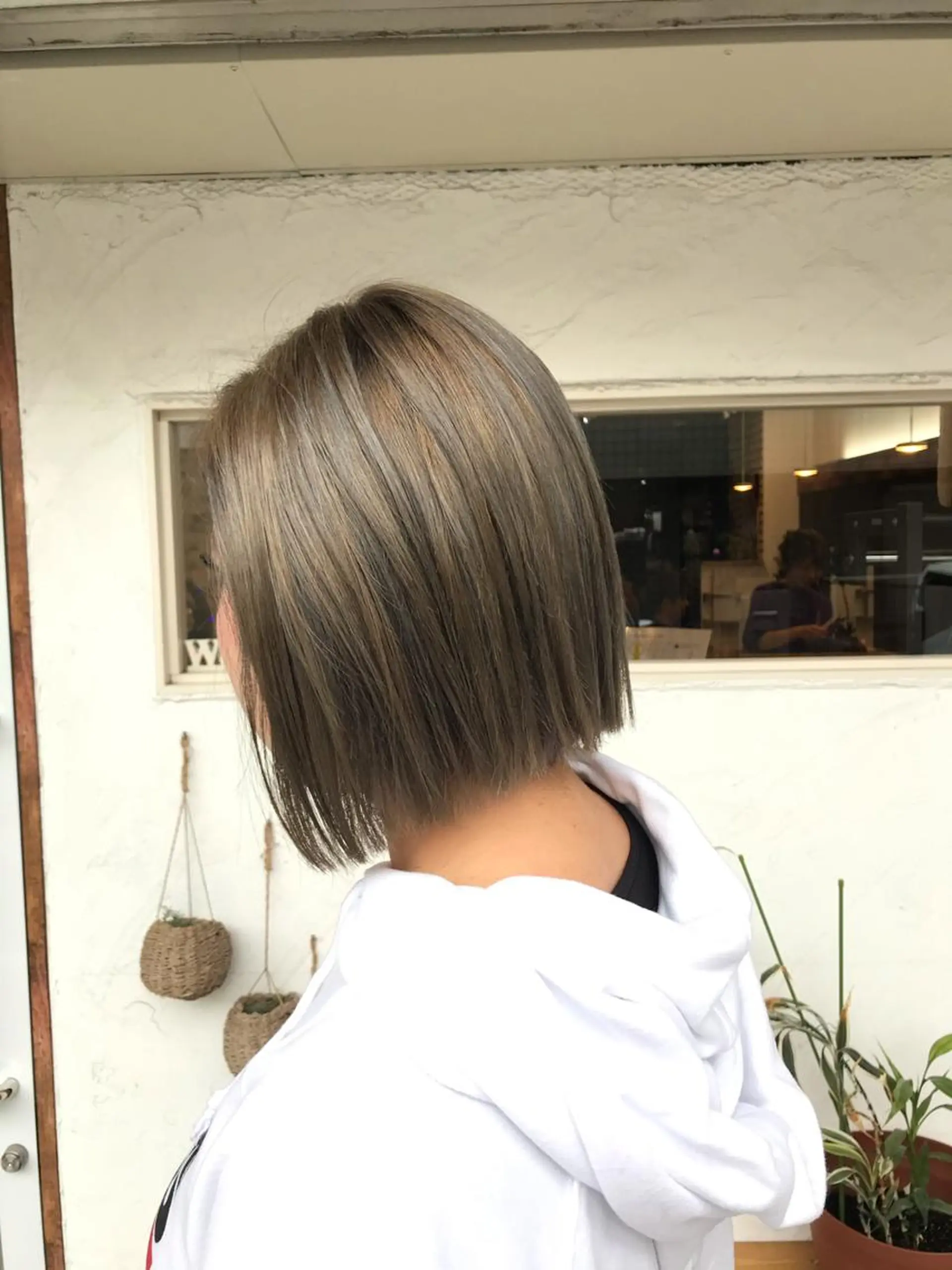 ミディアム カラー ベージュカラー 正分 真美のヘアスタイル