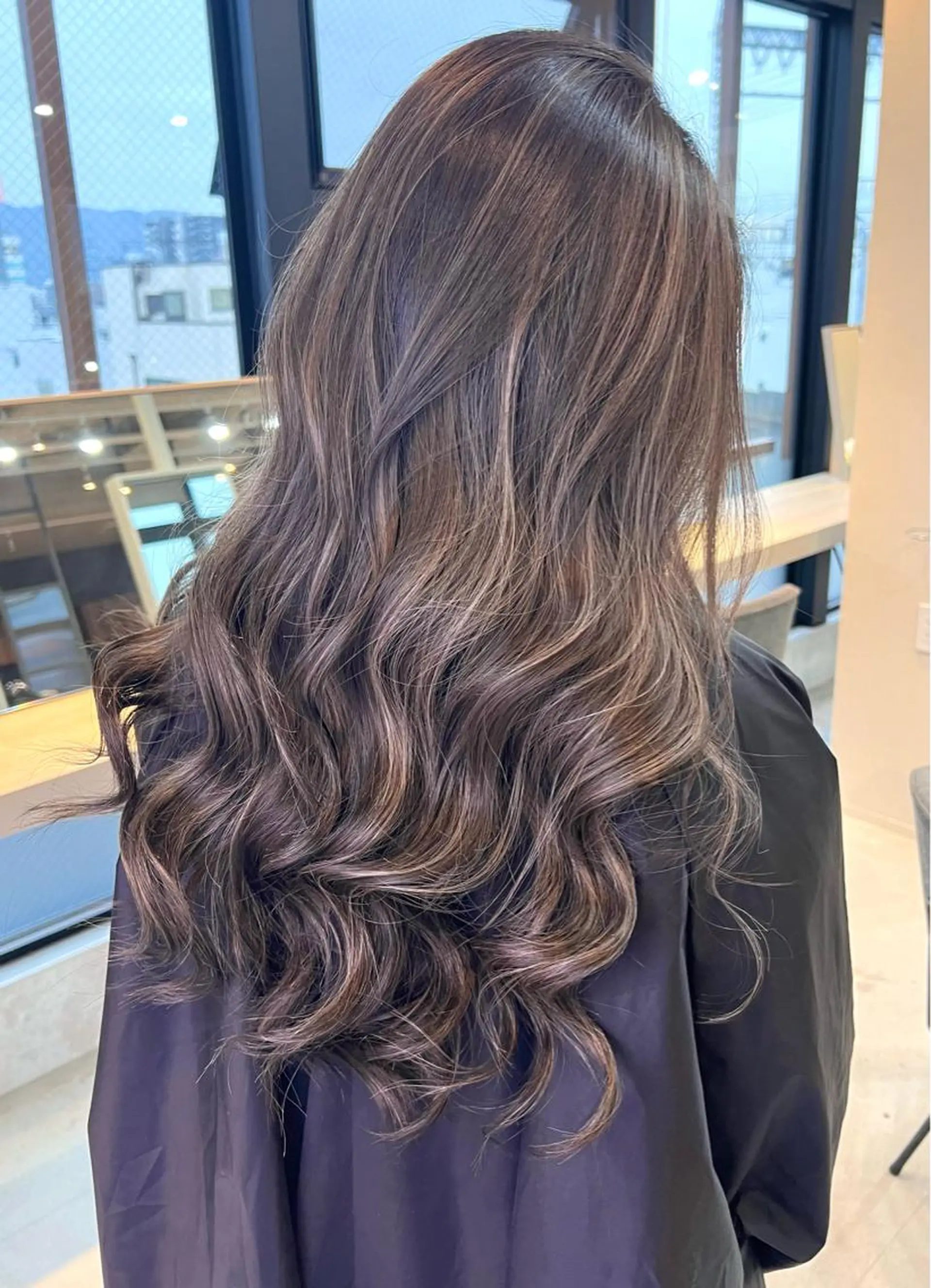 セミロング カラー アディクシーカラー バレイヤージュ ベージュカラー ブリーチ ケアブリーチ ヘアカラー Lia所属・皆木 智晴のヘアスタイル