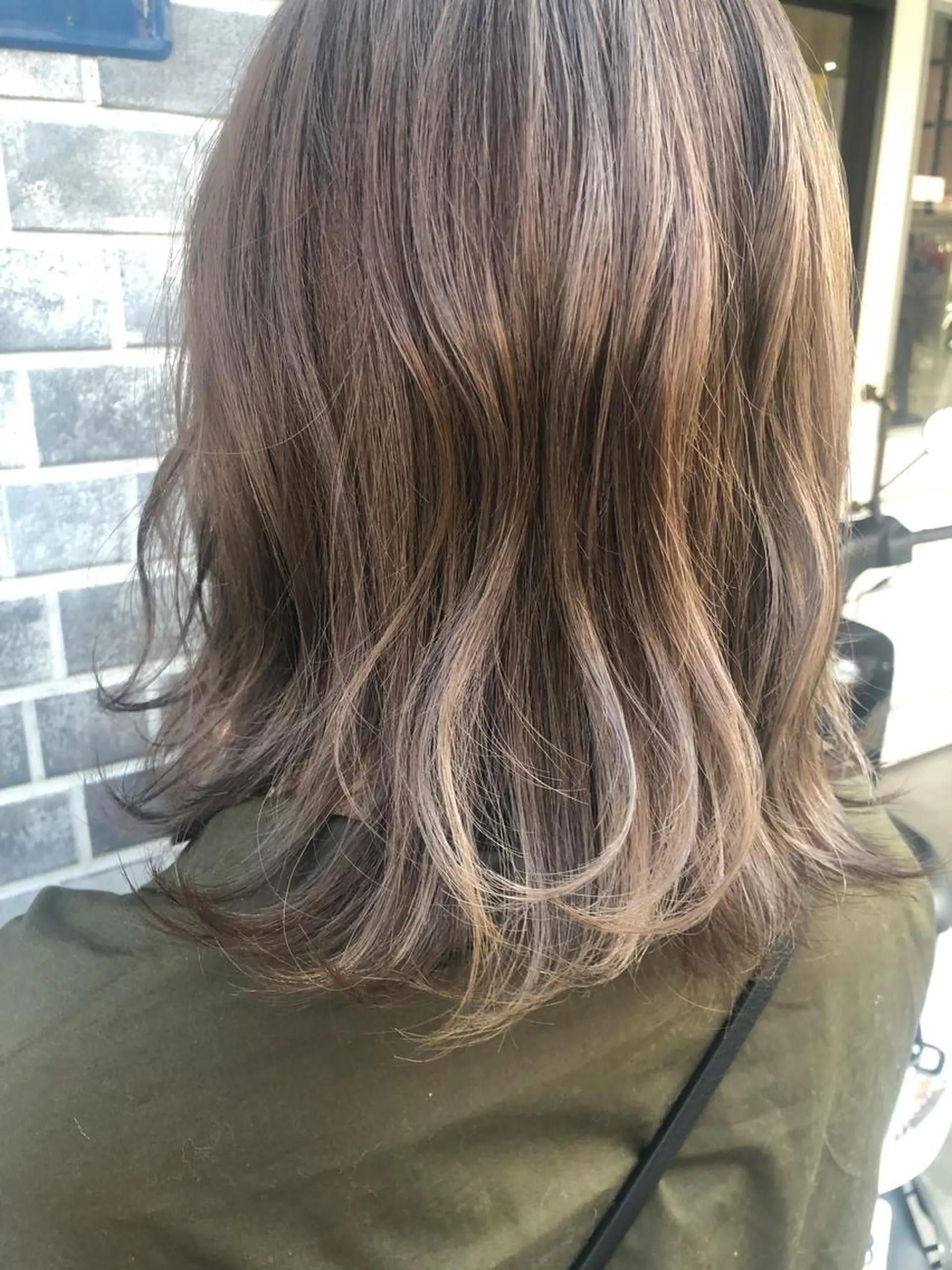 セミロング カラー アッシュ ベージュカラー 透明感カラー ✳︎SERA✳︎ 平日のみご案内の眉毛・アイブロウイメージ