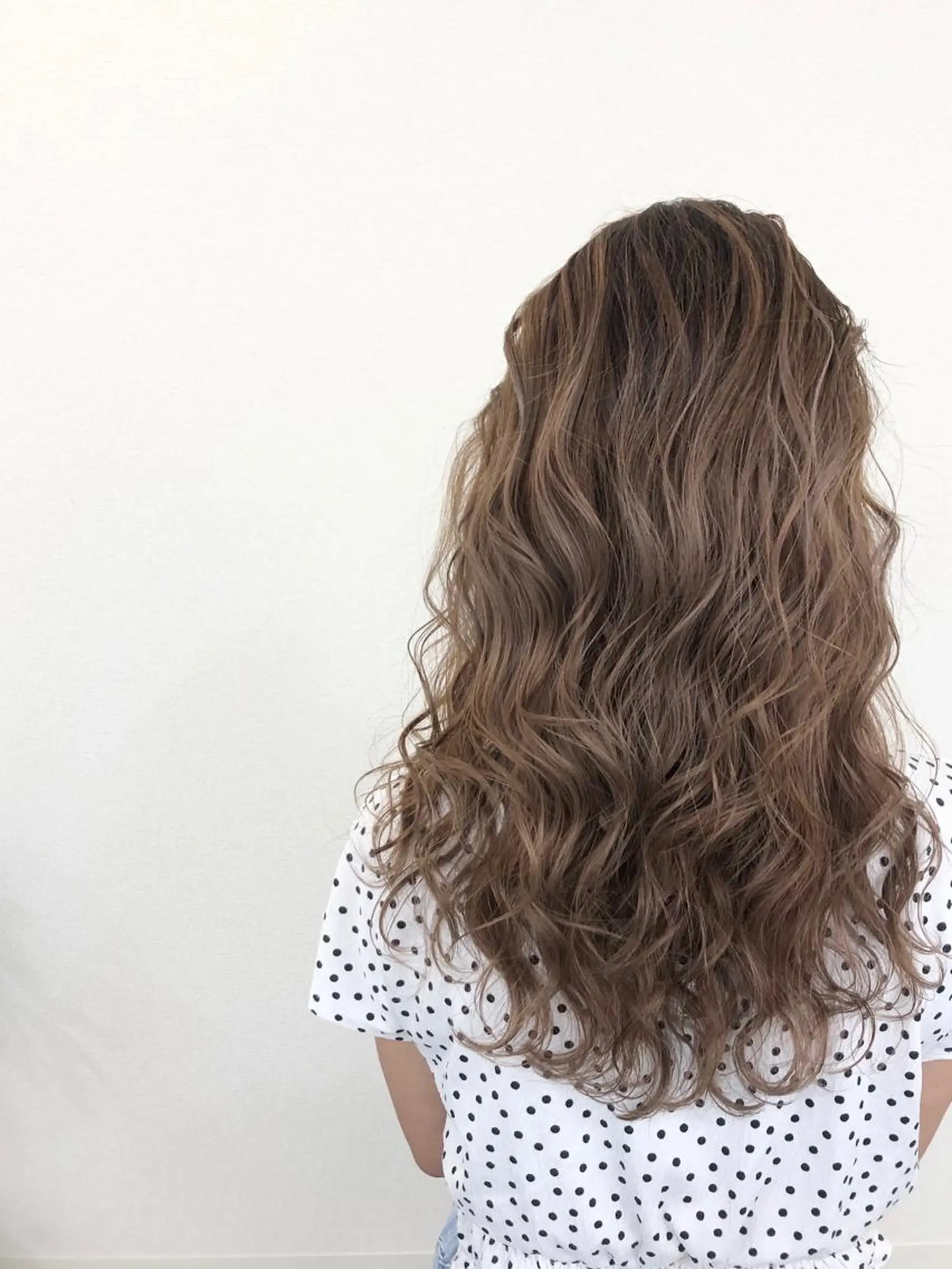 ロング カラー ヘアカラー Hanna by W_SALONのヘアスタイル