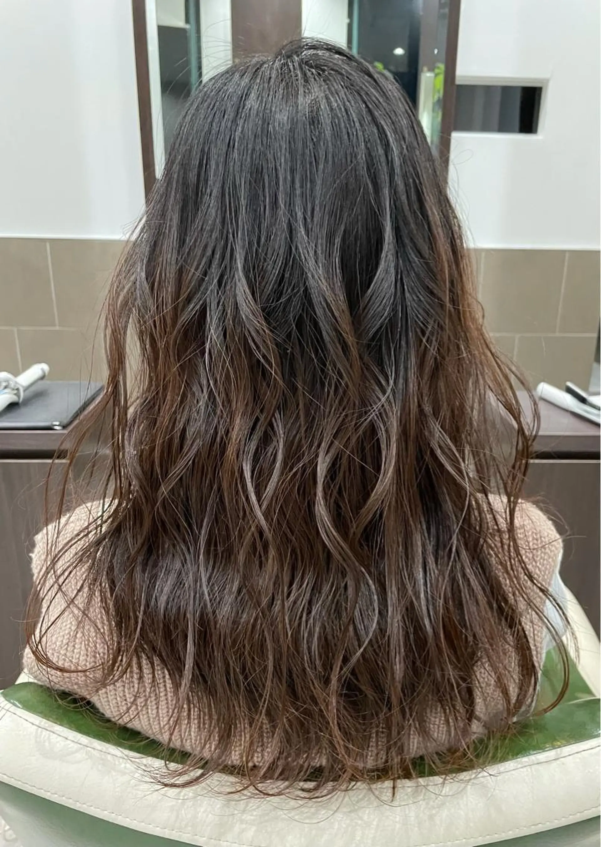 ロング カラー ヘアアレンジ バレイヤージュ レイヤーカット PROGRESS Harukiのヘアスタイル
