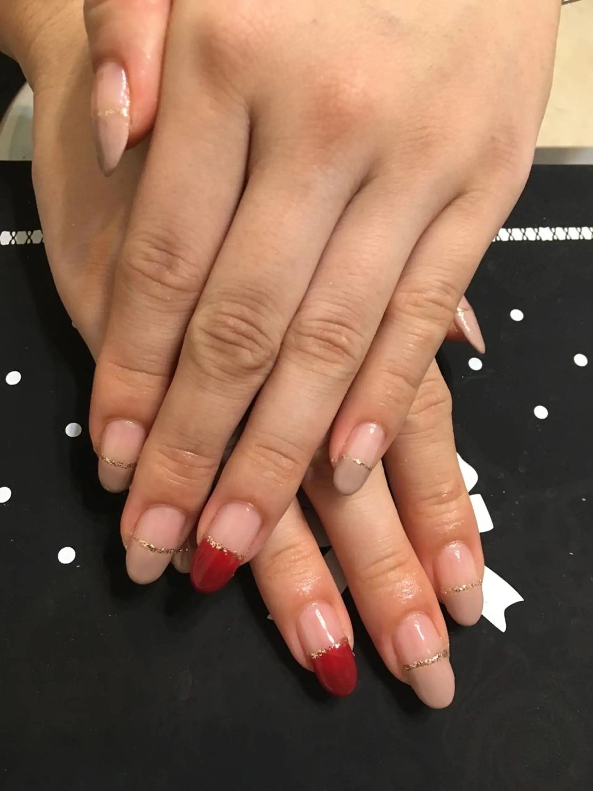 ネイル ボルドー フレンチネイル ラメ(グリッター) ハンドネイル 🌈KANÅKO 🌈のネイルデザイン