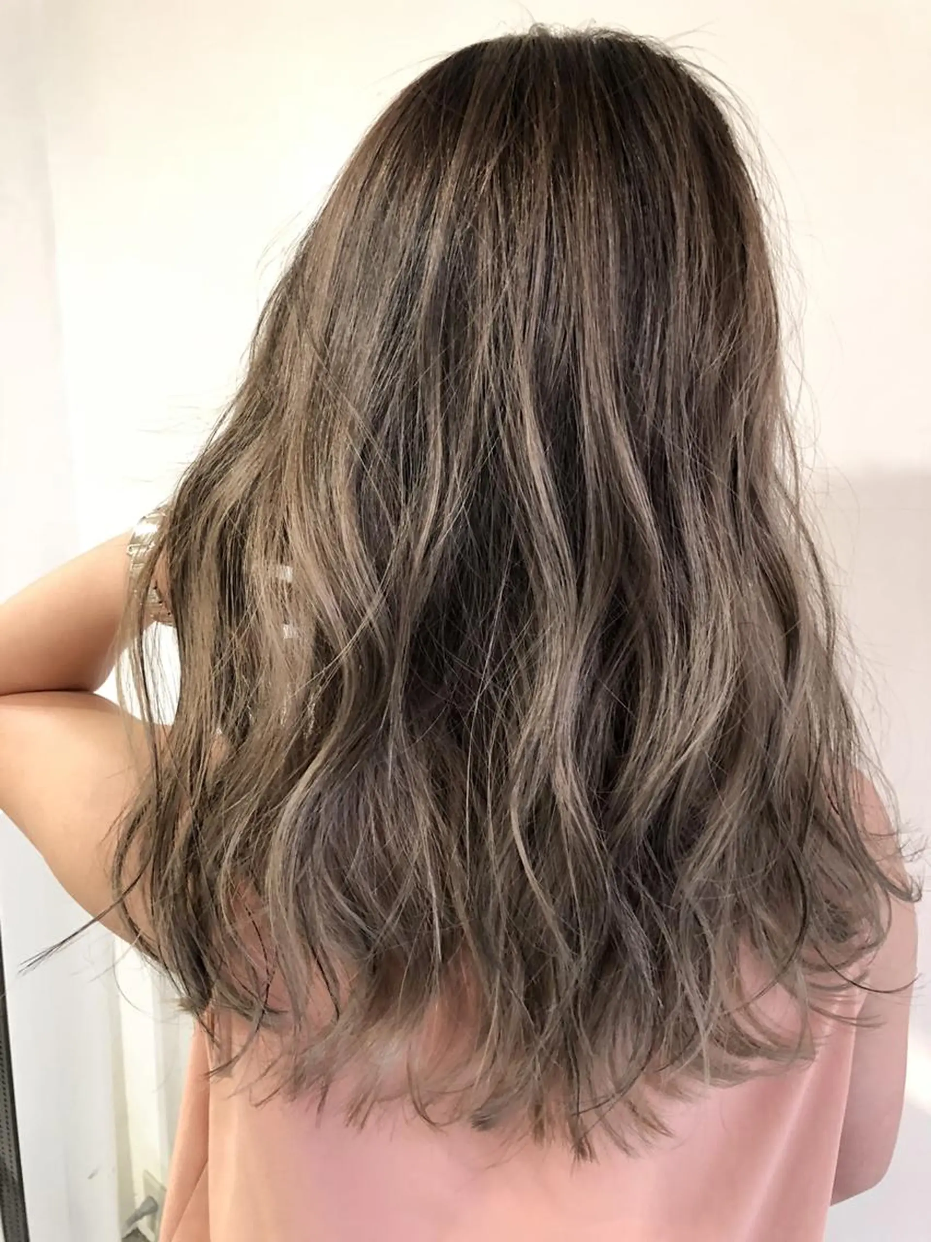 セミロング カラー ハイライトカラー ハイライト WONK. ウォンク 心斎橋のヘアスタイル