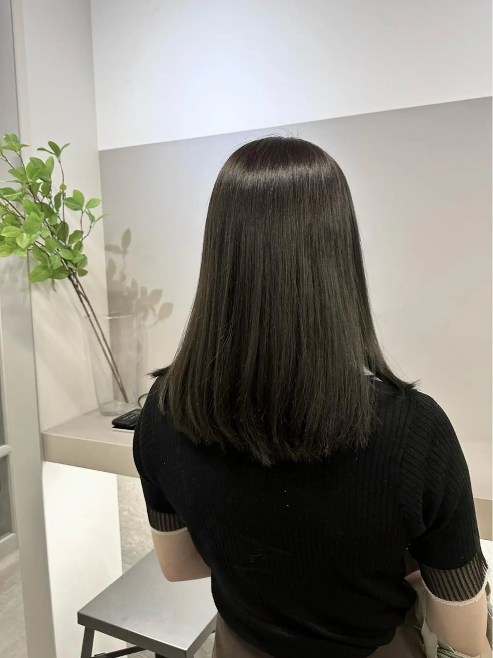 ミディアム カット ヘアカラー 縮毛矯正 トリートメント JYO 髪質改善専門家のヘアスタイル