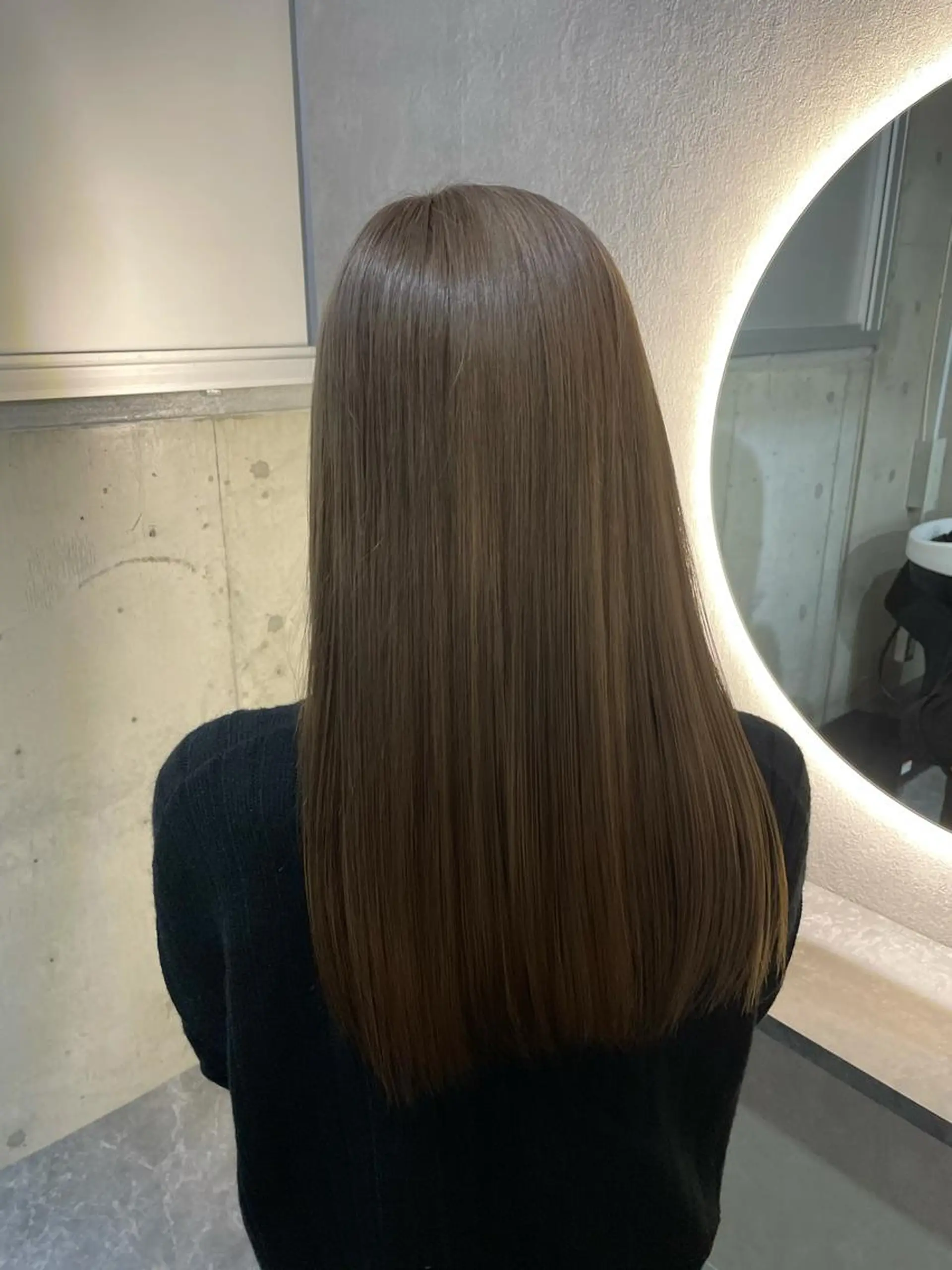 ミディアム カラー Kvell&Co.所属・ハイトーン カラーのヘアスタイル