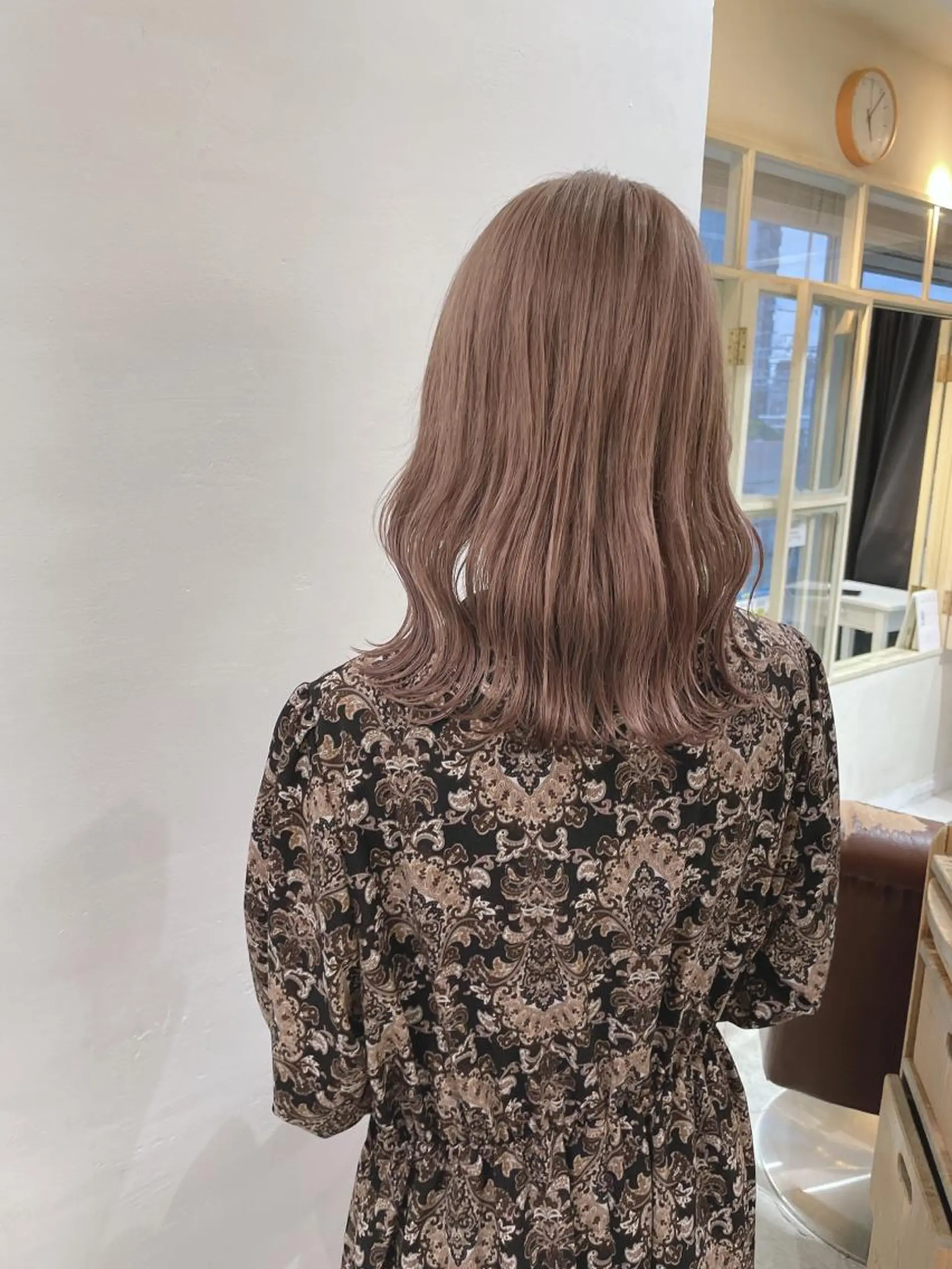 ミディアム カラー ぱつっとボブ 古家 佑真のヘアスタイル