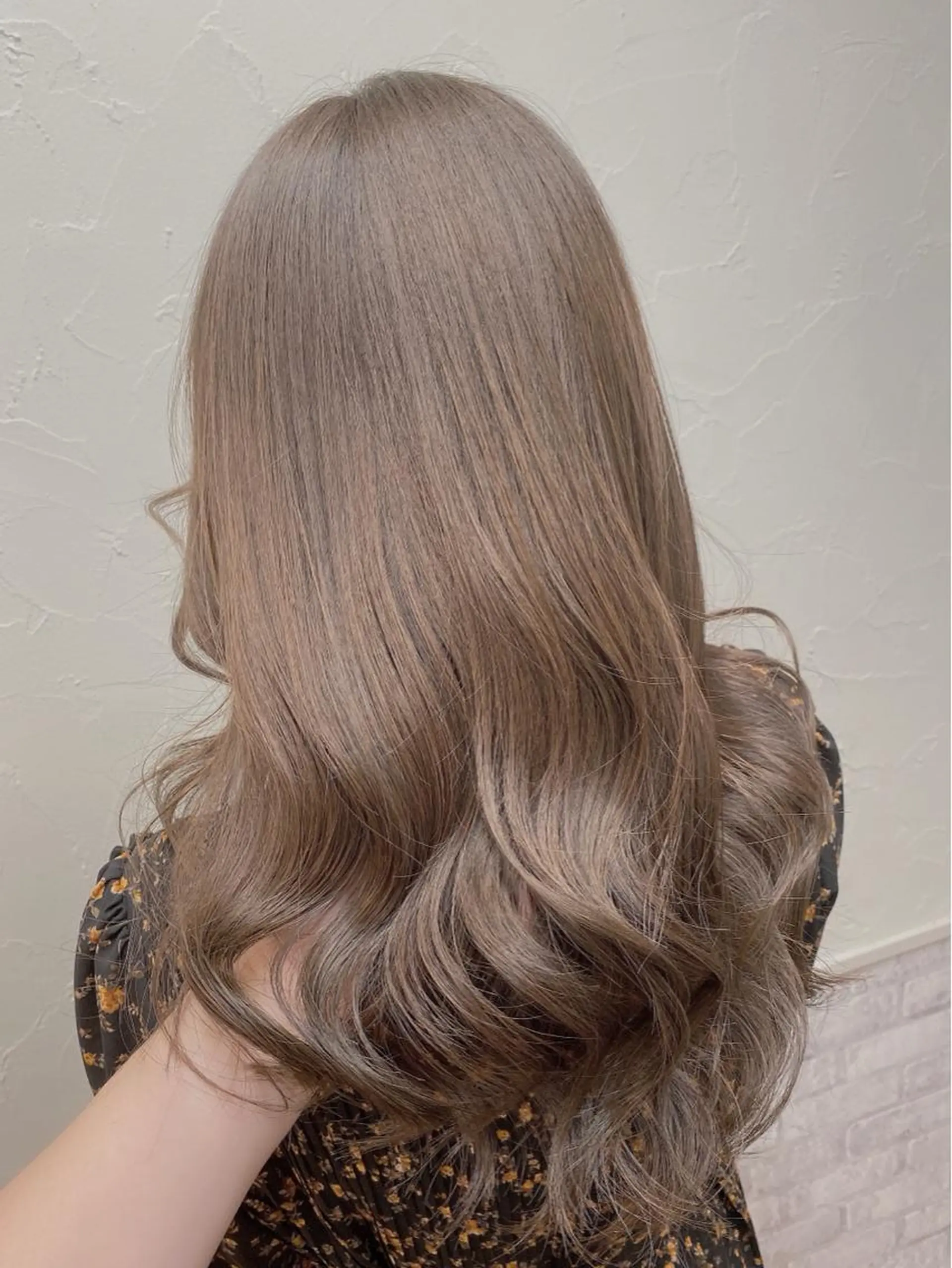 ロング カラー ベージュカラー グレージュ ハイライトカラー ネイビーカラー 外国人風カラー 髪質改善特化❇️ ストウシンゴのヘアスタイル