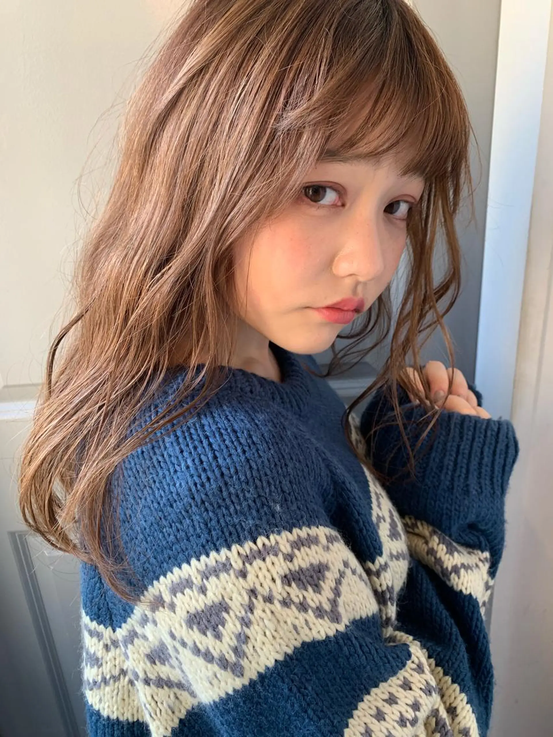 セミロング カラー ベージュカラー 古賀 侑磨のヘアスタイル
