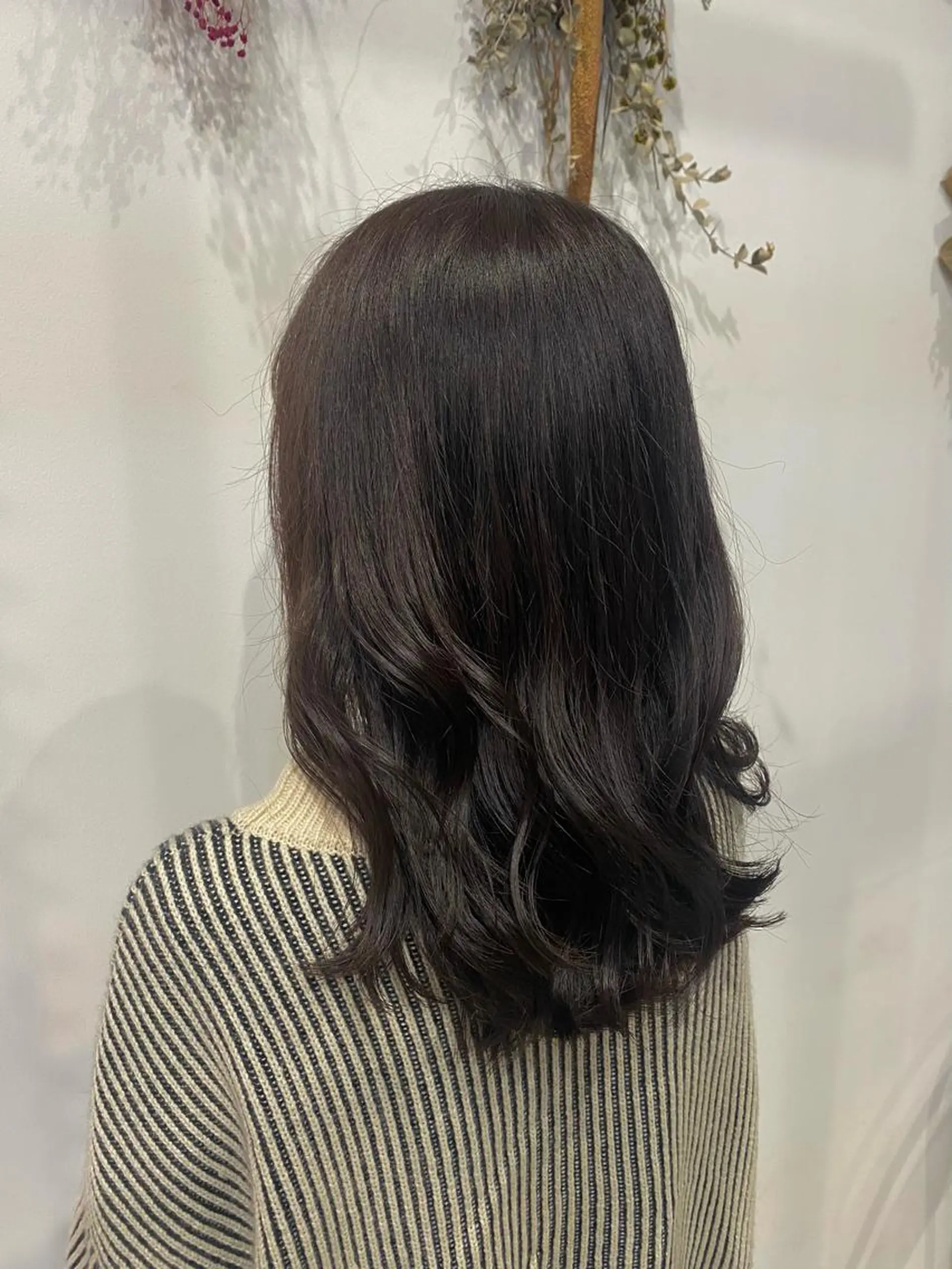 セミロング カット ヘアカラー Linda Hiro所属・坂下 麻梨奈のヘアスタイル