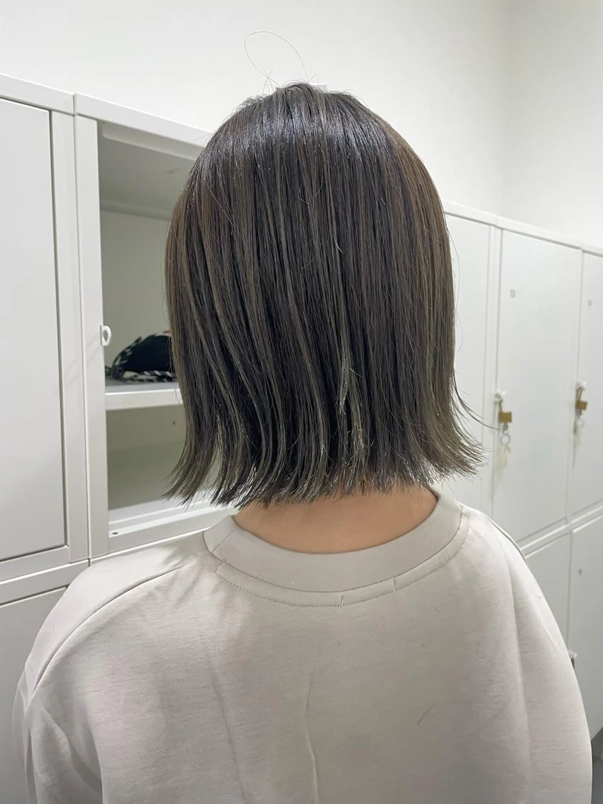 ショート カラー ブラウンカラー オリーブブラウン 錦 茉李のヘアスタイル