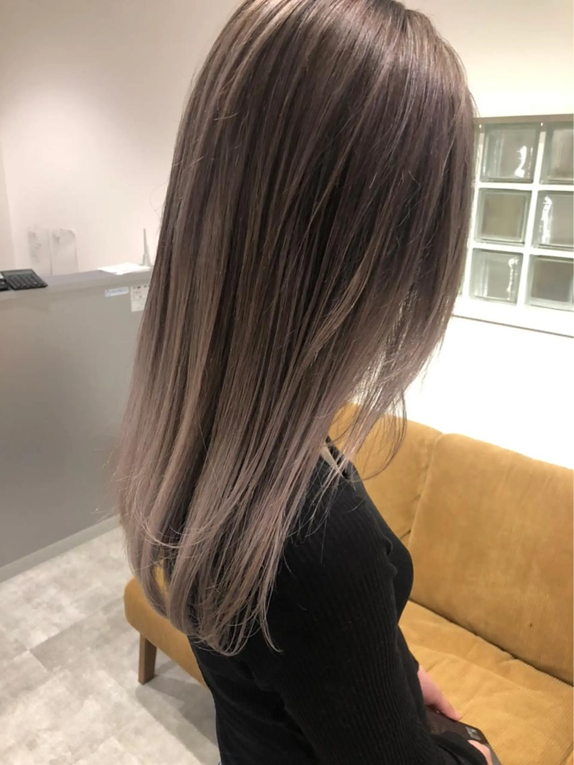 セミロング ヘアカラー 大人レイヤー ヨシミカズヤのヘアスタイル