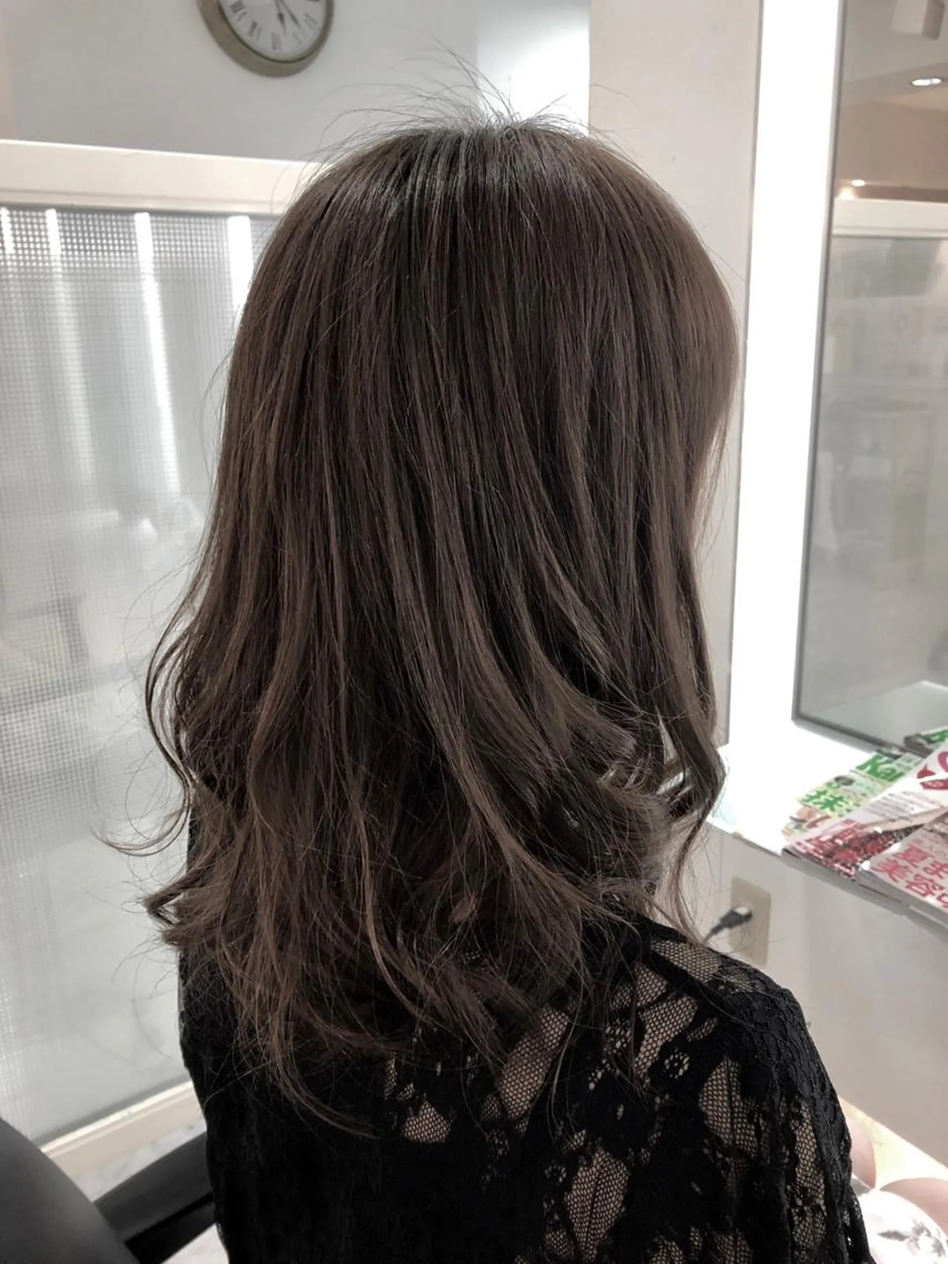 セミロング カラー アッシュ ベージュカラー 田村拓巳 韓国風、髪質改善のヘアスタイル