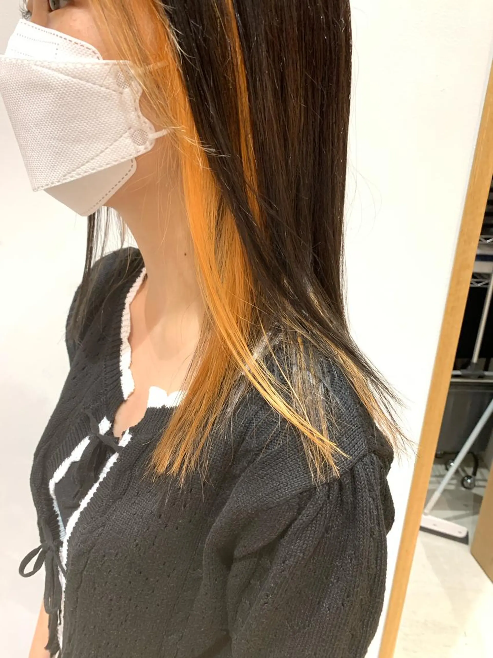 カラー イヤリングカラー ハイトーンカラー ハイトーンオレンジ インナーカラー オレンジ カット ヘアカラー ally hairsalon所属・Emi .のヘアスタイル
