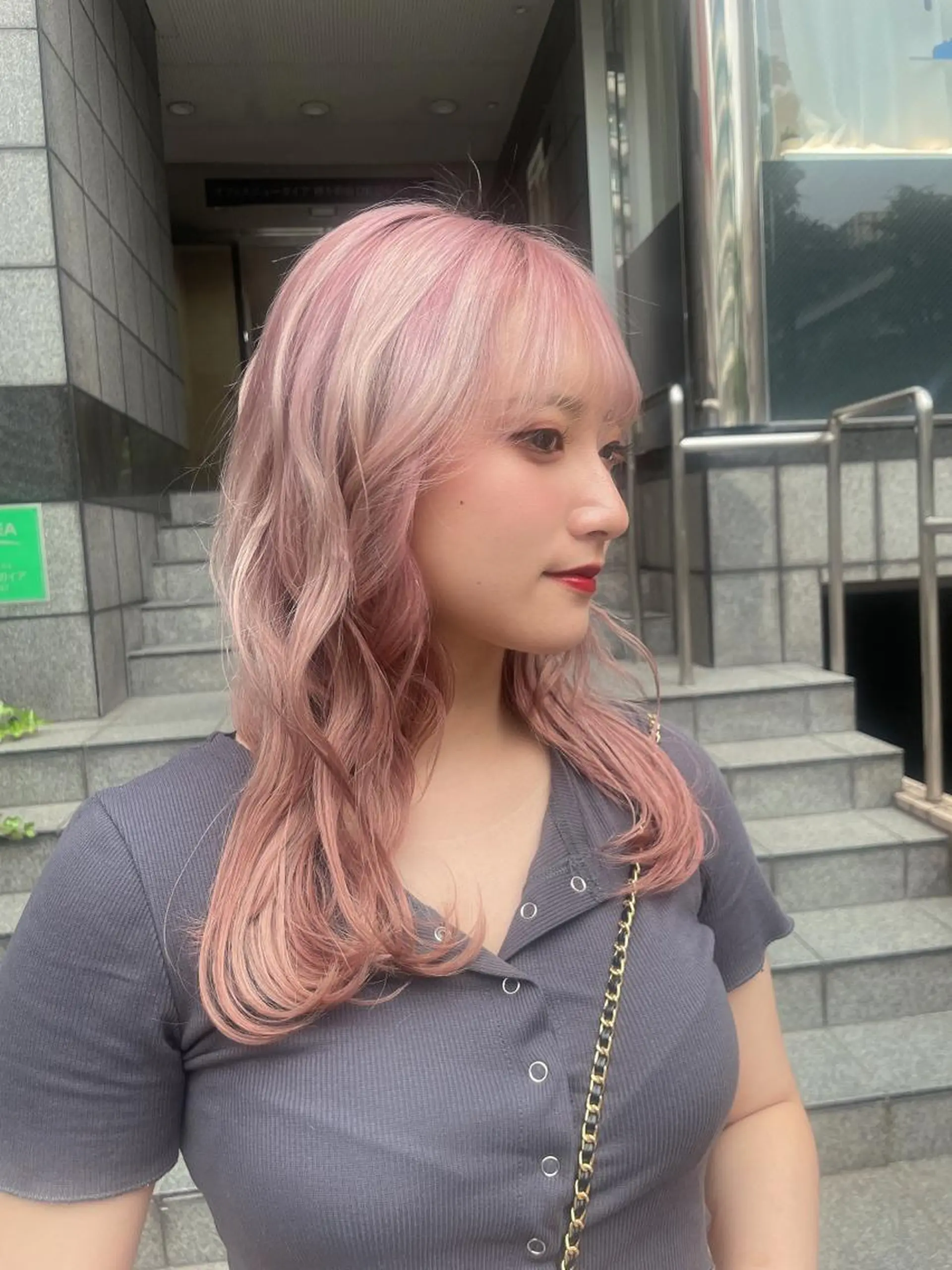 ロング カラー 渡 汐音のヘアスタイル