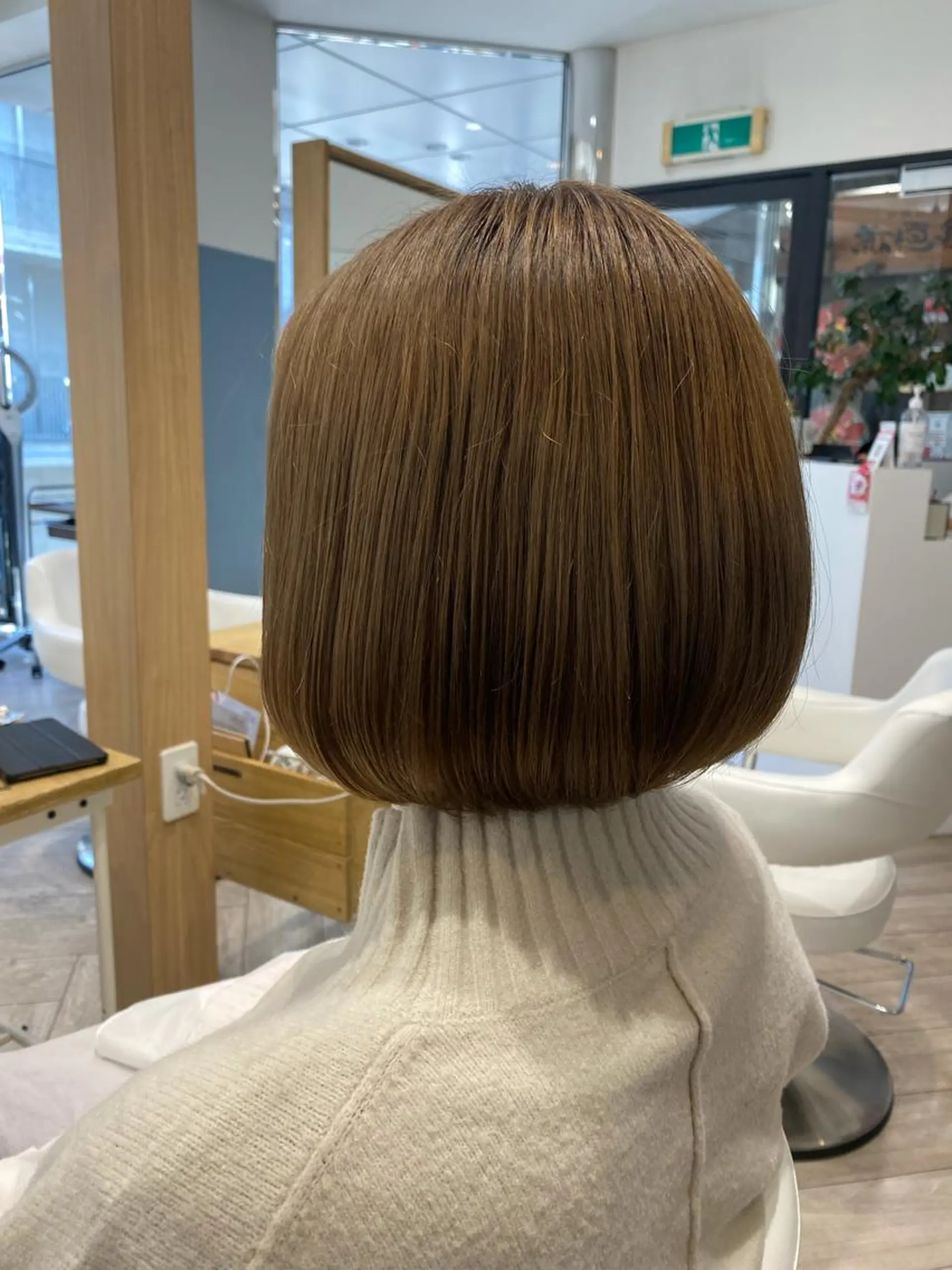 ショート トリートメント ヘアカラー トリートメント 亀山 由里菜のヘアスタイル