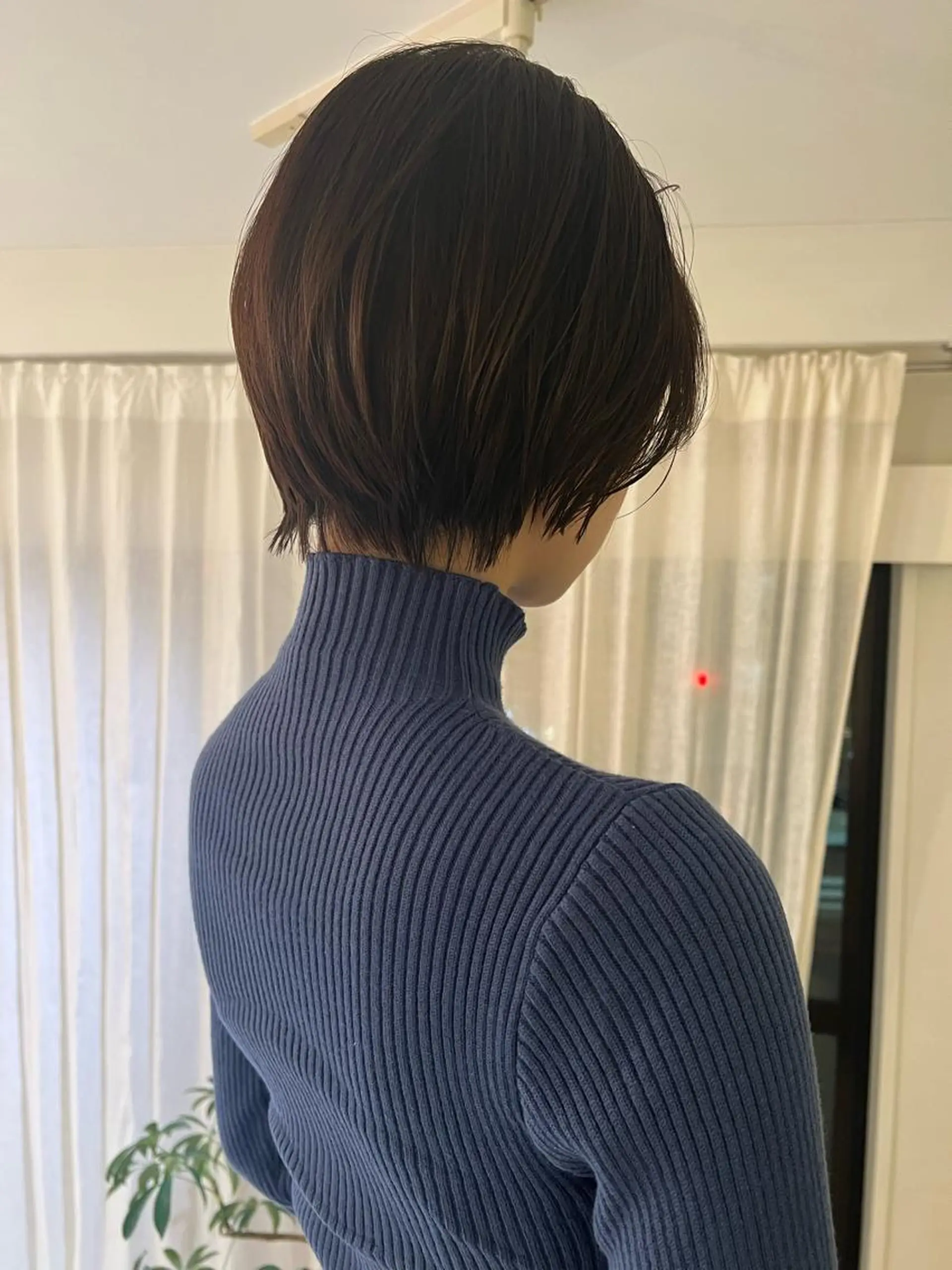 ショート ブリーチカラー🎀 寺門美優のヘアスタイル