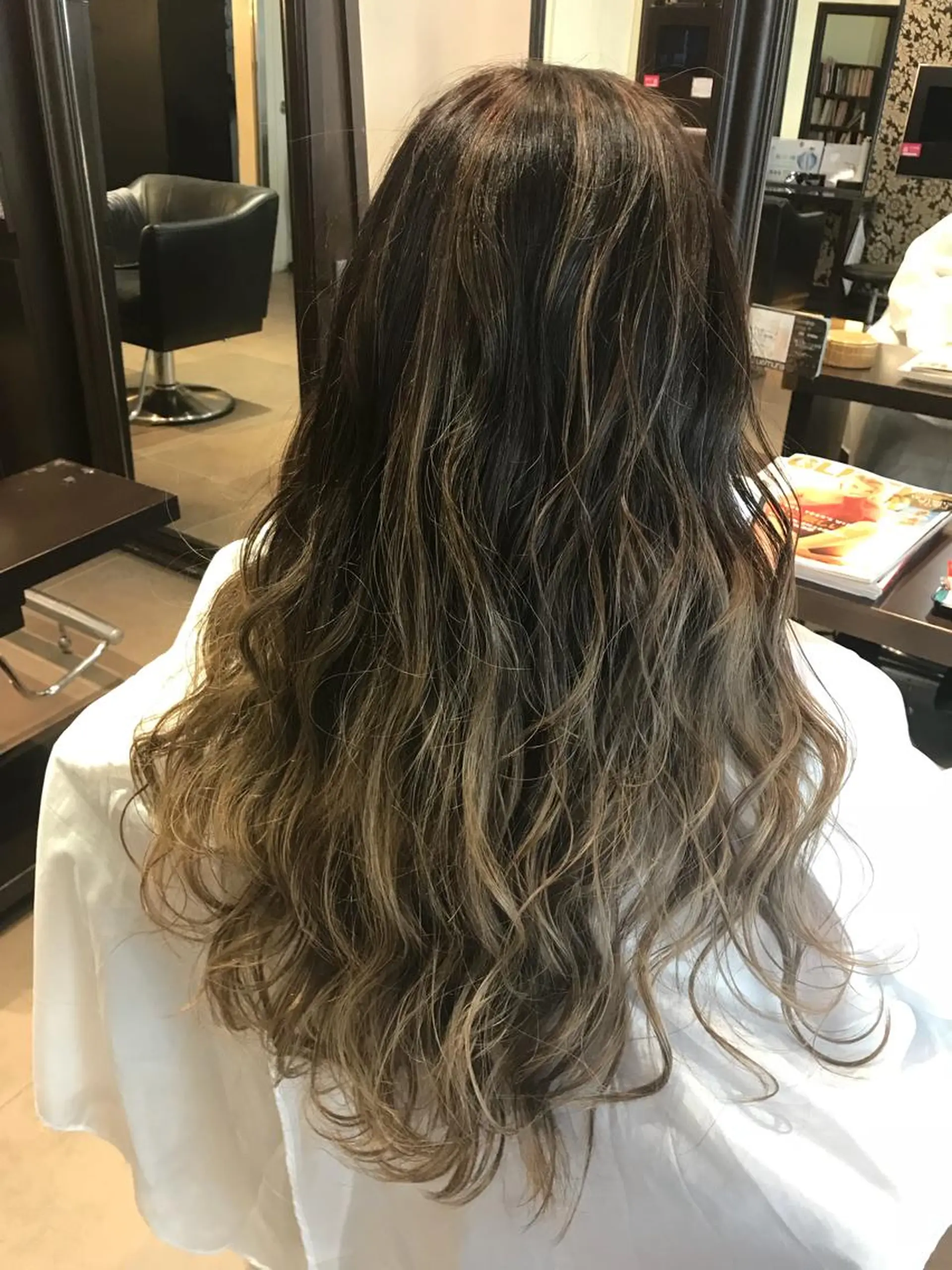 ロング カラー グラデーションカラー ハイライトカラー ハイライト 村岡 夏美のその他イメージ