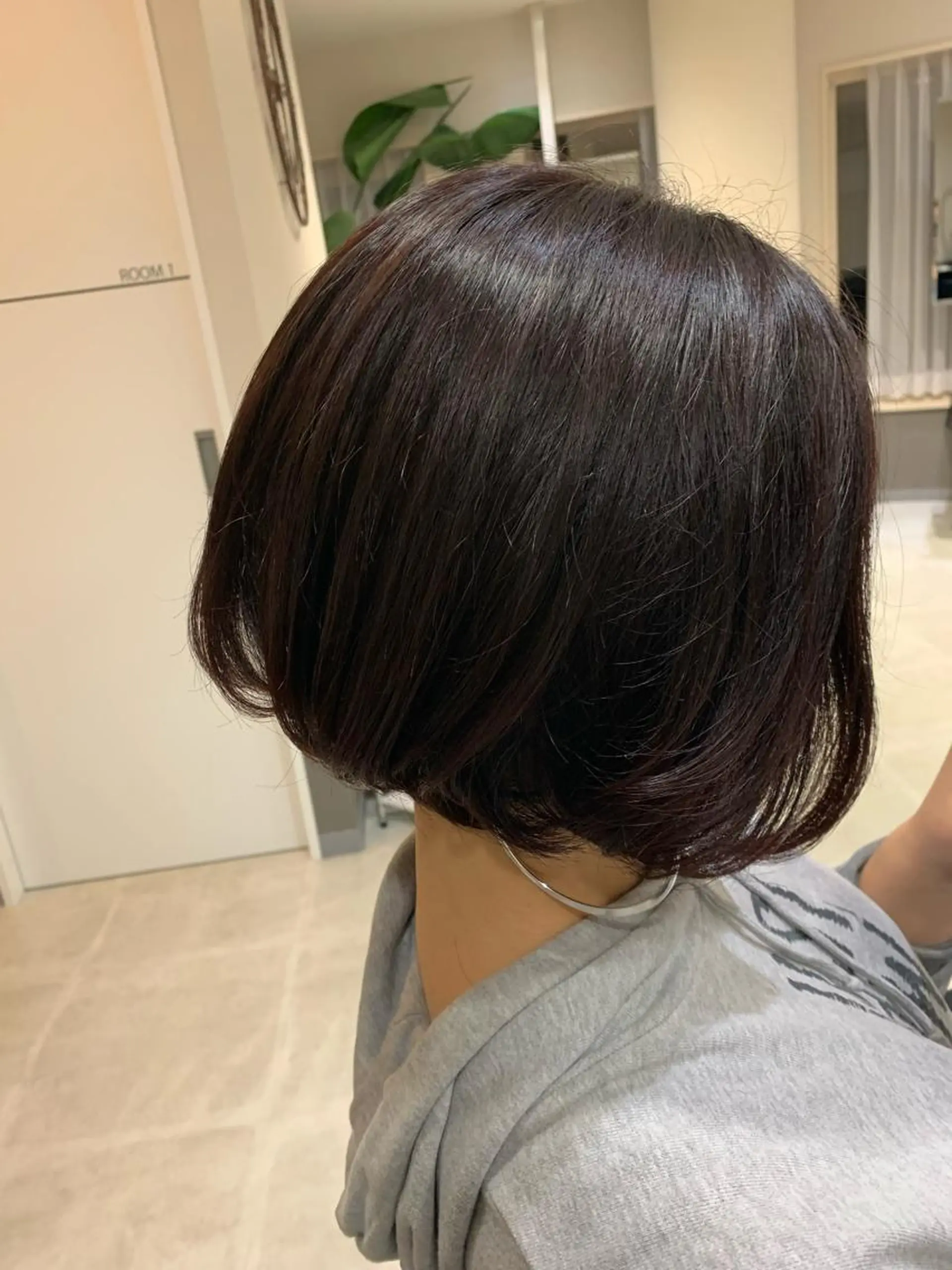 ショート カラー グラデーションカラー レッドカラー ボブ Eleanor 立川北口のヘアスタイル