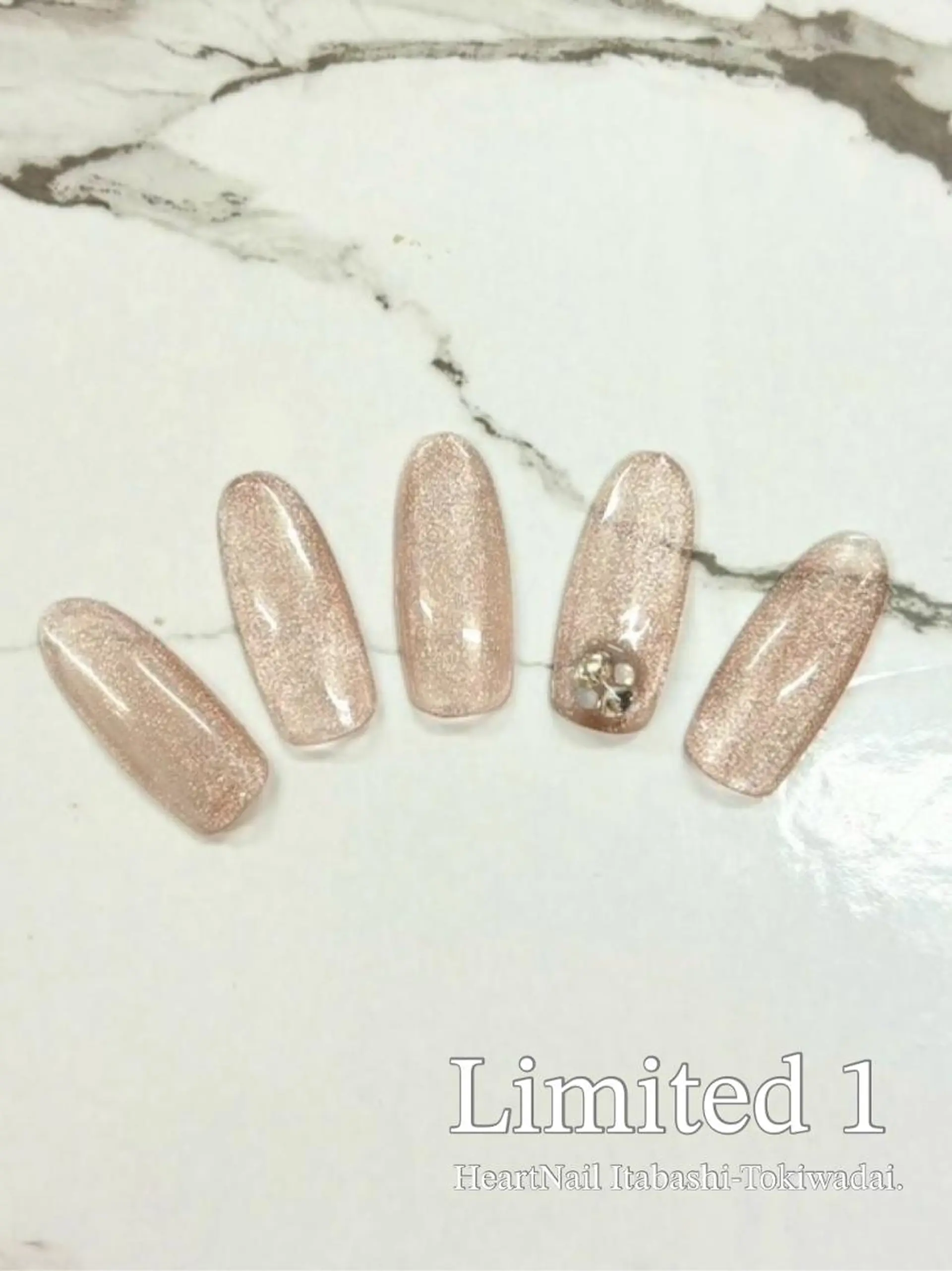 ネイル アートネイル ラメ(グリッター) ラメグラデーション マグネットネイル ワンカラーネイル ハンドネイル ハンドケア はあとねいる 板橋ときわ台店のネイルデザイン