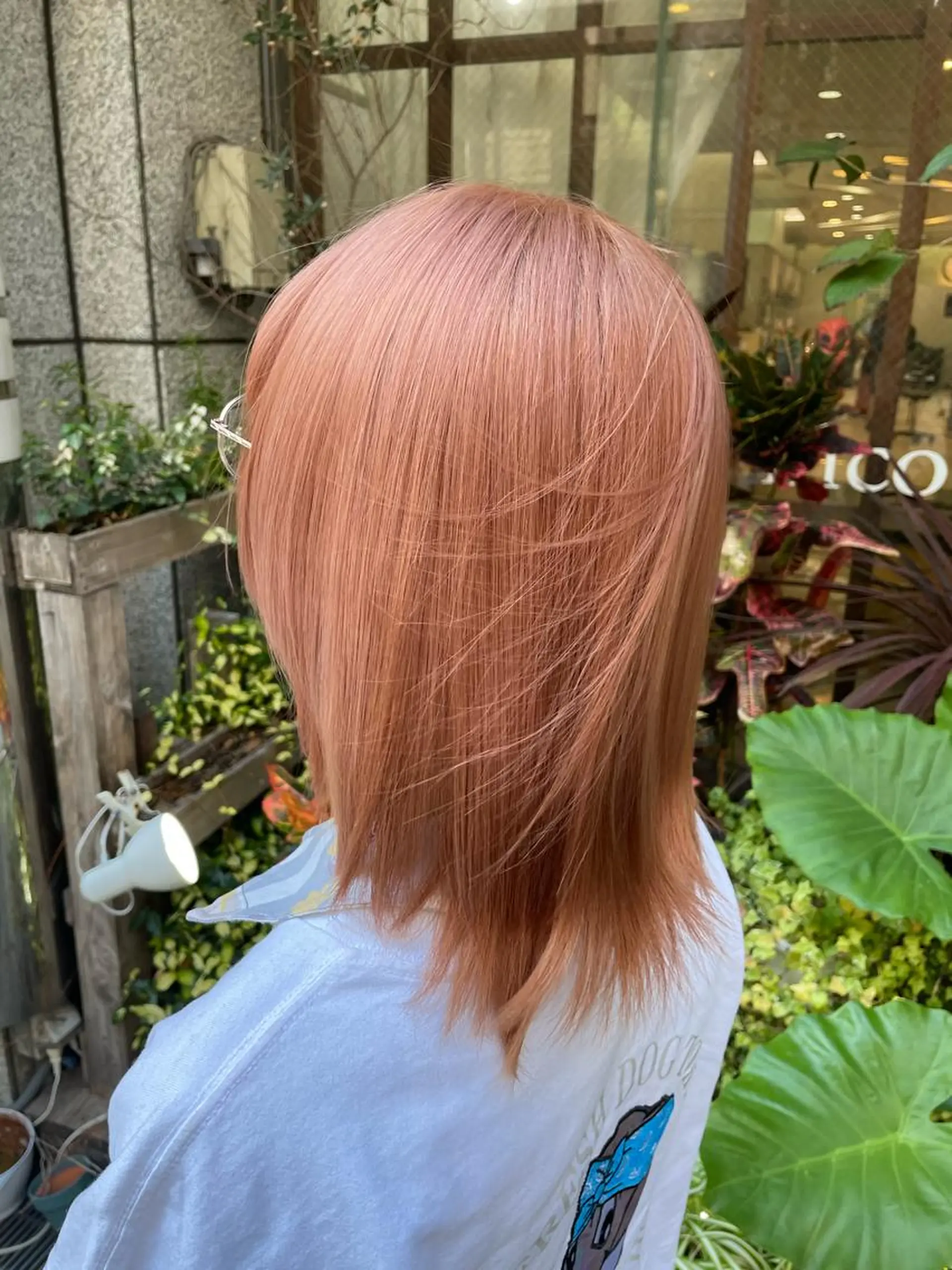 セミロング カラー ブリーチ ハイトーンカラー オレンジ ピンクカラー ヘアカラー トリートメント 安田 蓮のヘアスタイル
