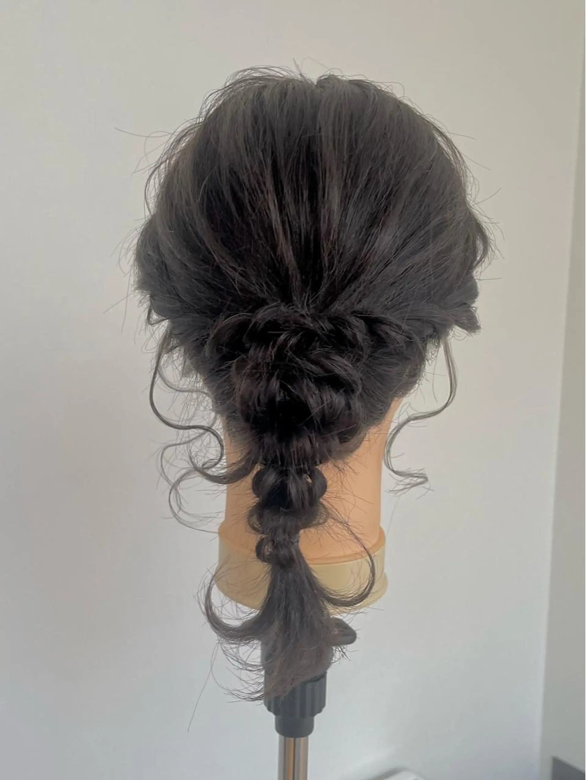 ヘアアレンジ ポニーテール 中山 郁恵のヘアスタイル