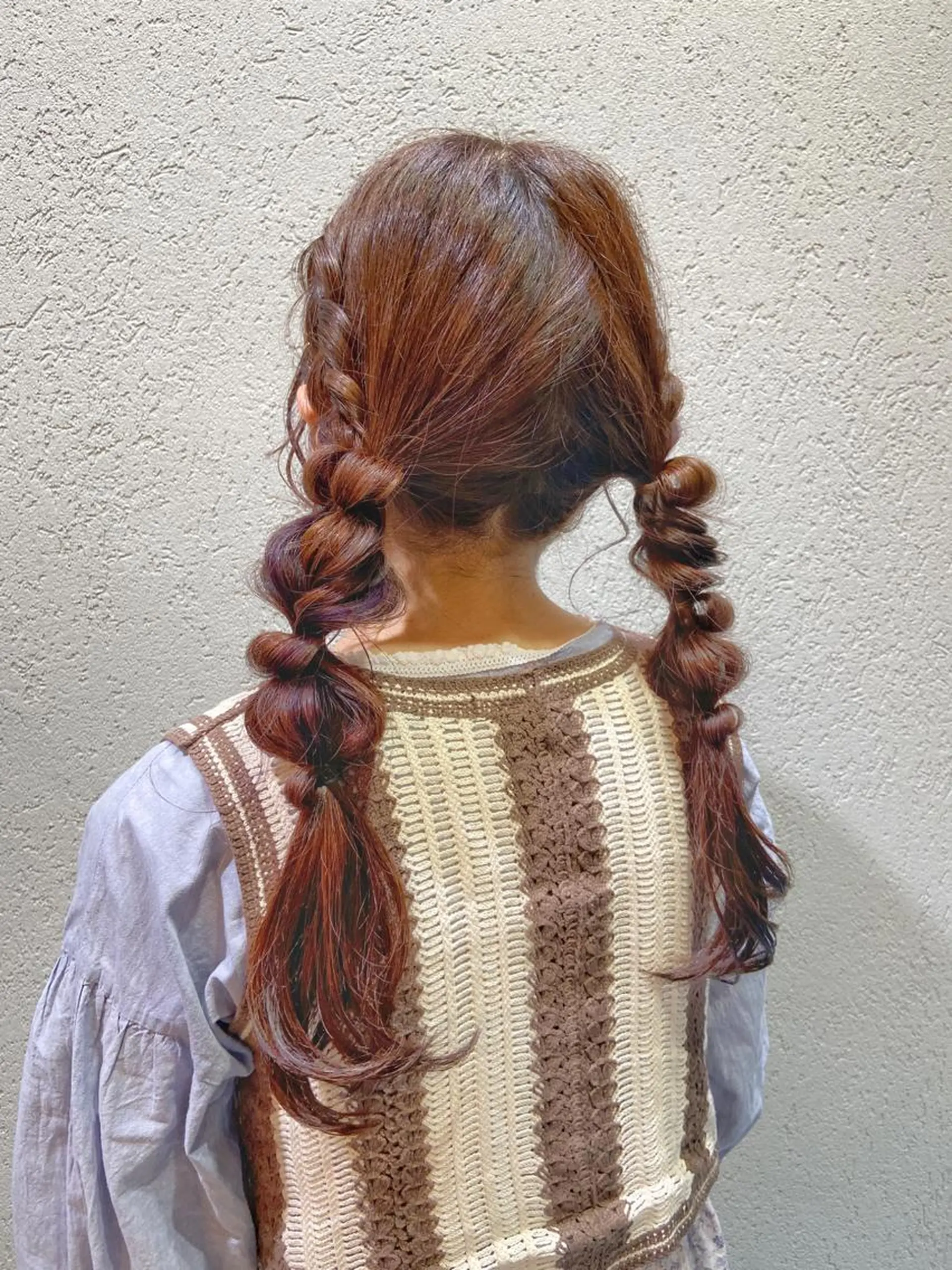 ロング カラー ツインテール イヤリングカラー パープルカラー カット ヘアカラー ノイシキ サキのヘアスタイル
