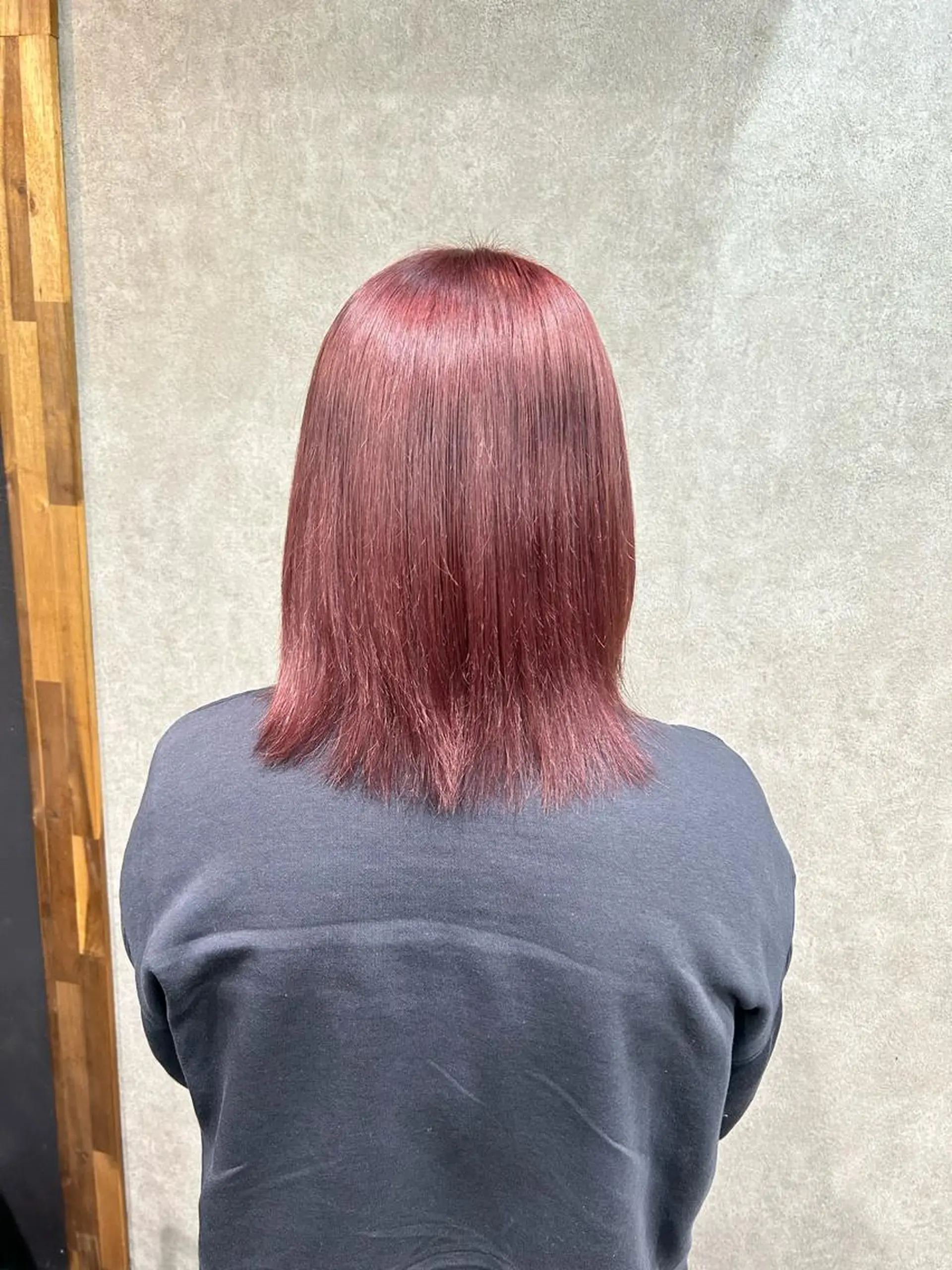 ショート カラー 荒木 真衣のヘアスタイル