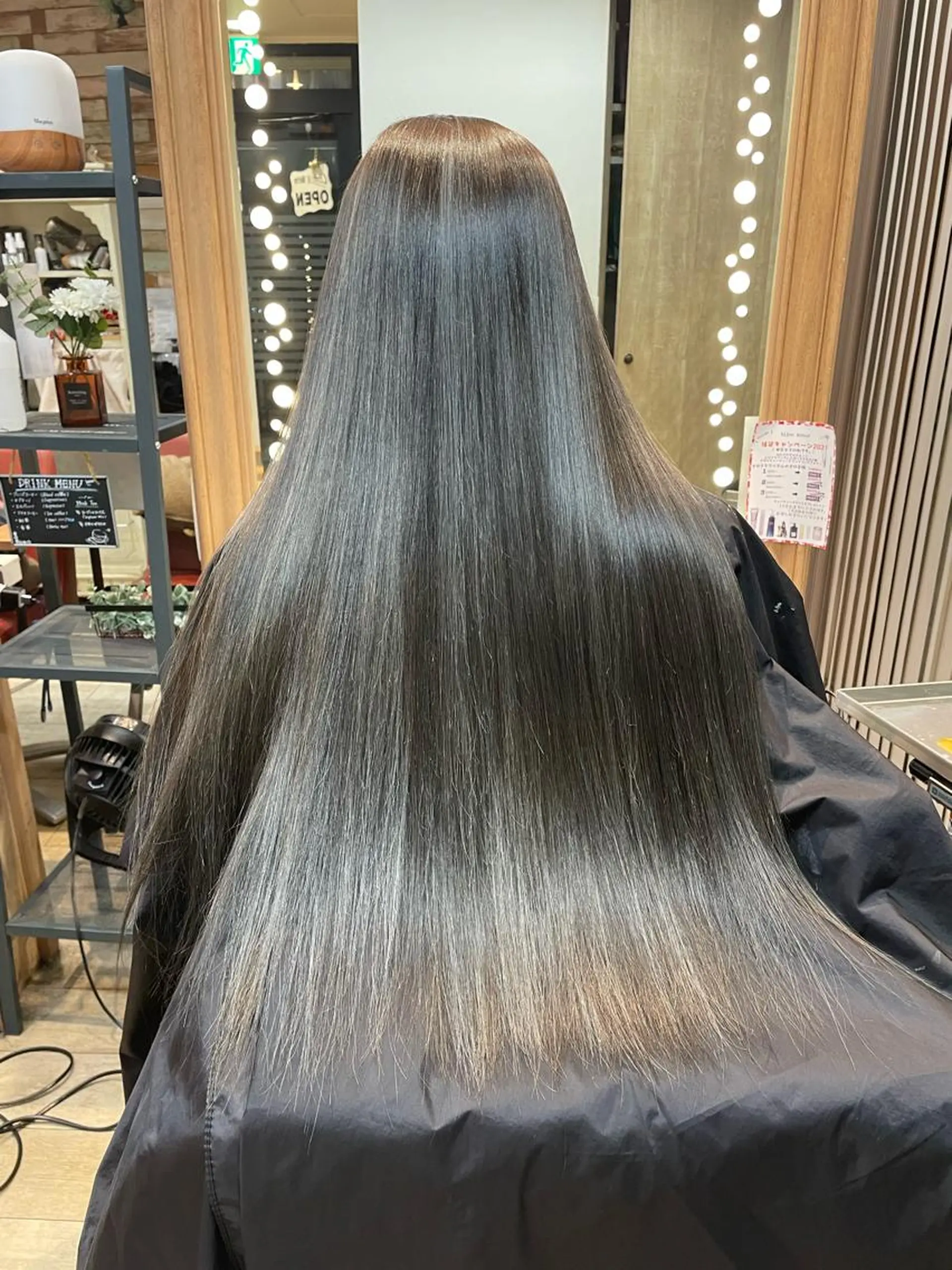 ロング カラー グレージュ ハイライトカラー ハイライト トリートメント ヘアカラー トリートメント LOG/所属・✨縮毛/ブリーチ✨ 出口 紗依のヘアスタイル