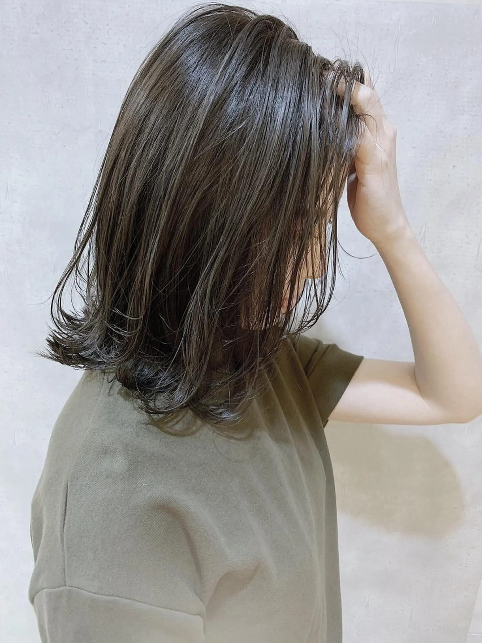 ミディアム カラー MOU namba ムウナンバのヘアスタイル