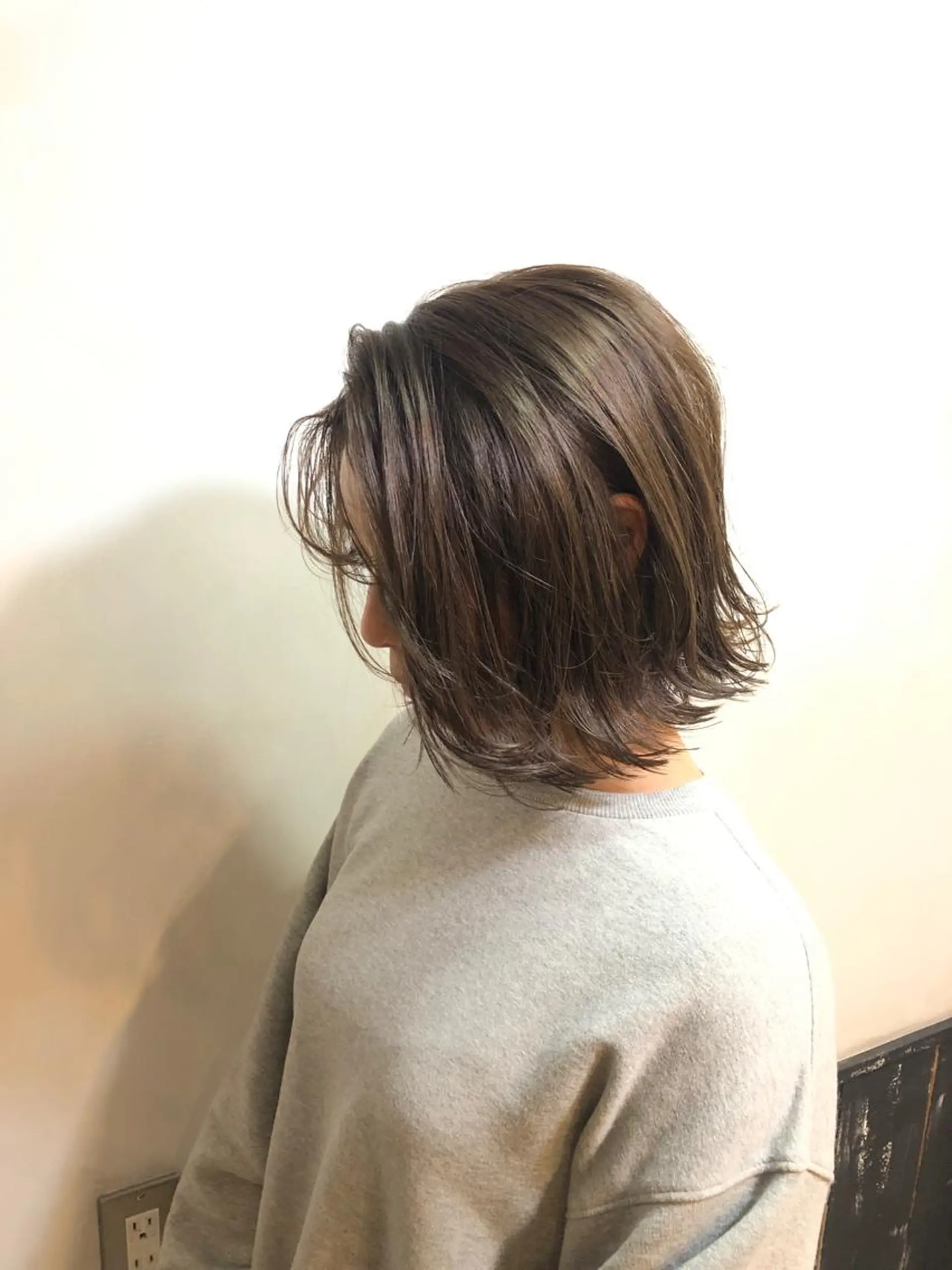 ミディアム カラー グレージュ ハイライトカラー ハイライト カット ヘアカラー トリートメント AUBE HAIRazul吉祥寺所属・綺麗な髪質にしたい方 限定🌈清水　祥のヘアスタイル