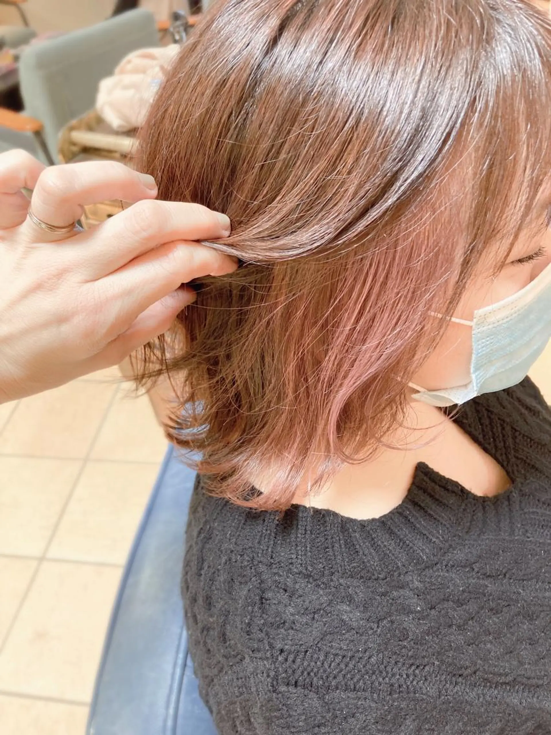 ミディアム カラー アッシュ ブリーチ インナーカラー ピンクカラー 奥谷 美代子のヘアスタイル