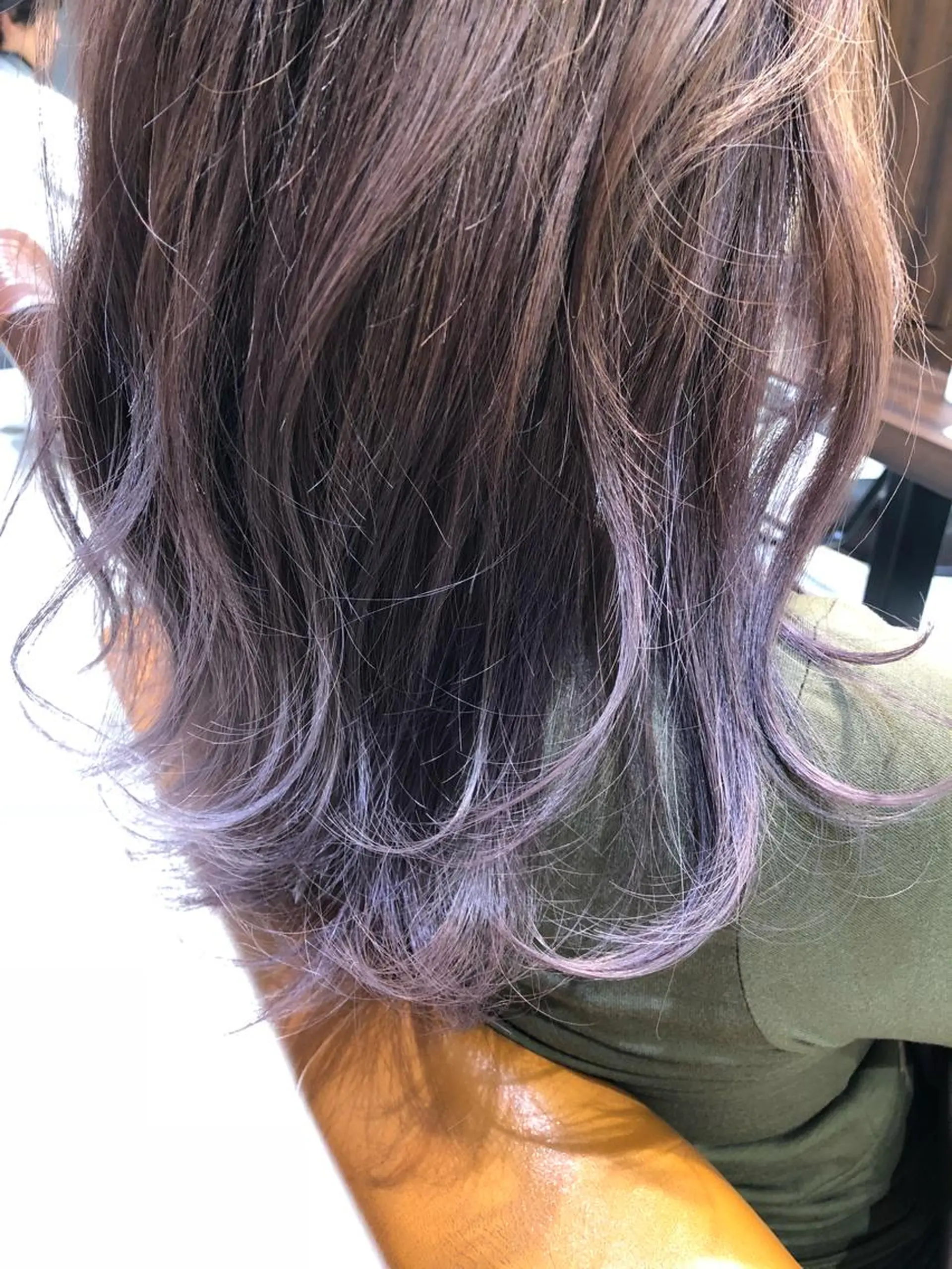 セミロング カラー グラデーションカラー バイオレットカラー ヘアカラー 松本 明日可のヘアスタイル