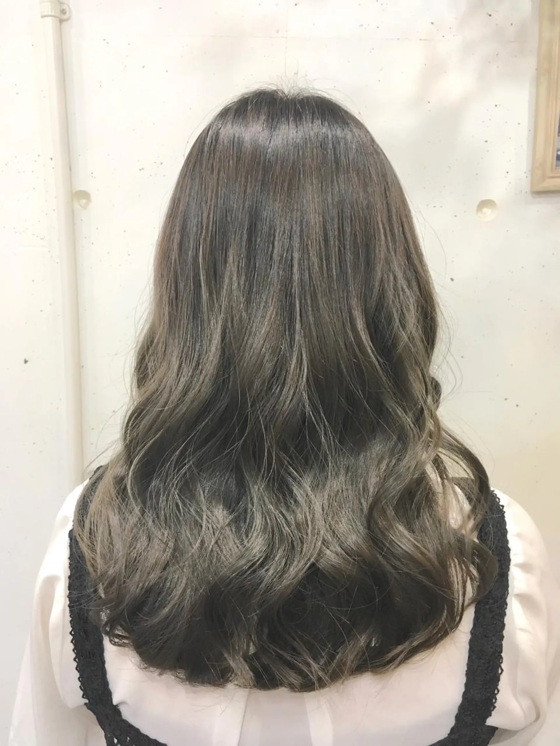 ロング カラー ブルーカラー ブルージュ ヘアカラー トリートメント ヘッドスパ ヘアセット go today shaire salon 本店所属・yoshi ☆のヘアスタイル