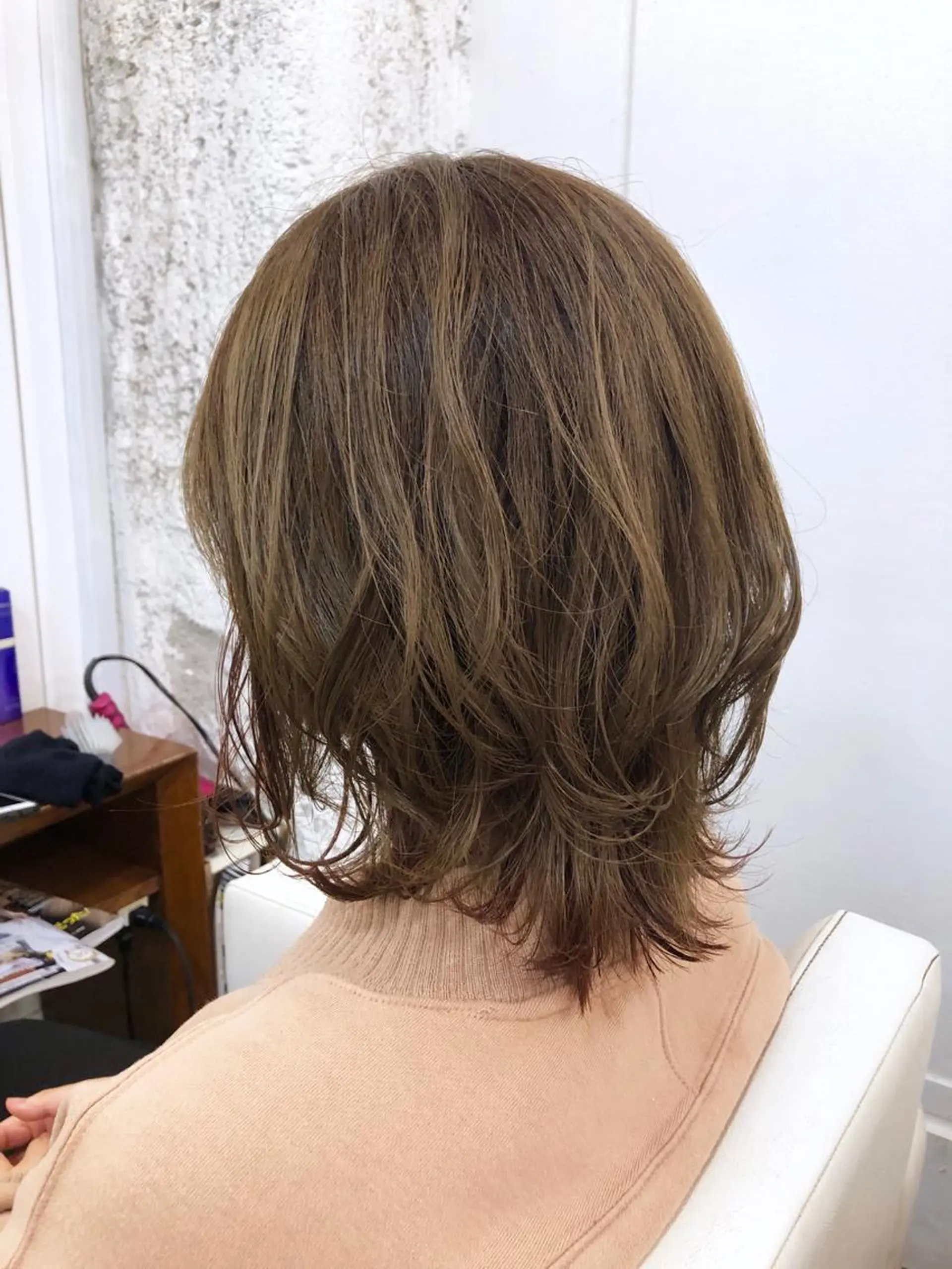 ミディアム カラー ベージュカラー ブリーチ フォギーベージュ インナーカラー くびれヘア ツヤ美髪💐 髪質改善/高山愛来のヘアスタイル