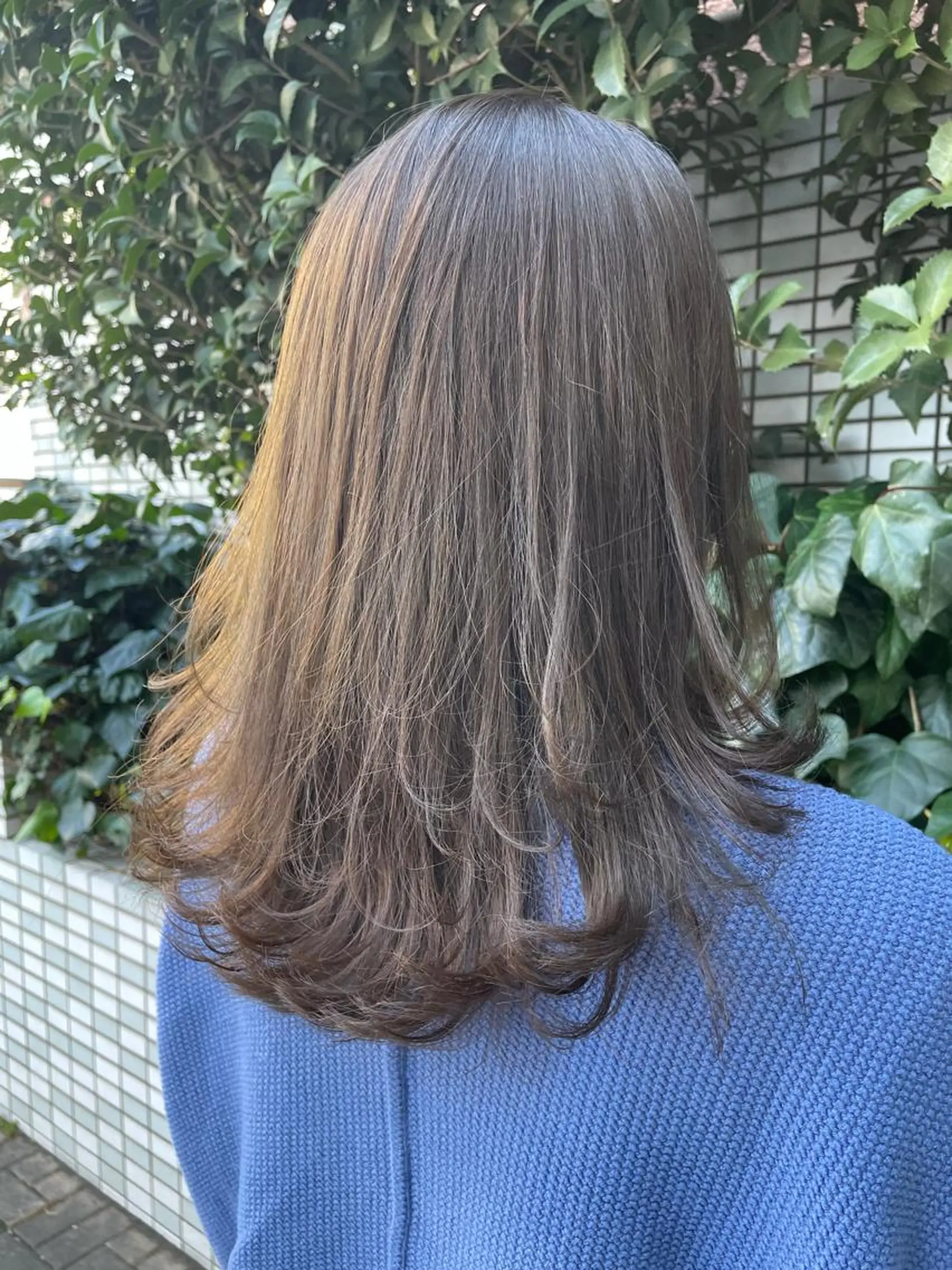 ミディアム カラー ベージュカラー オリーブベージュ カワシマ セイカのヘアスタイル
