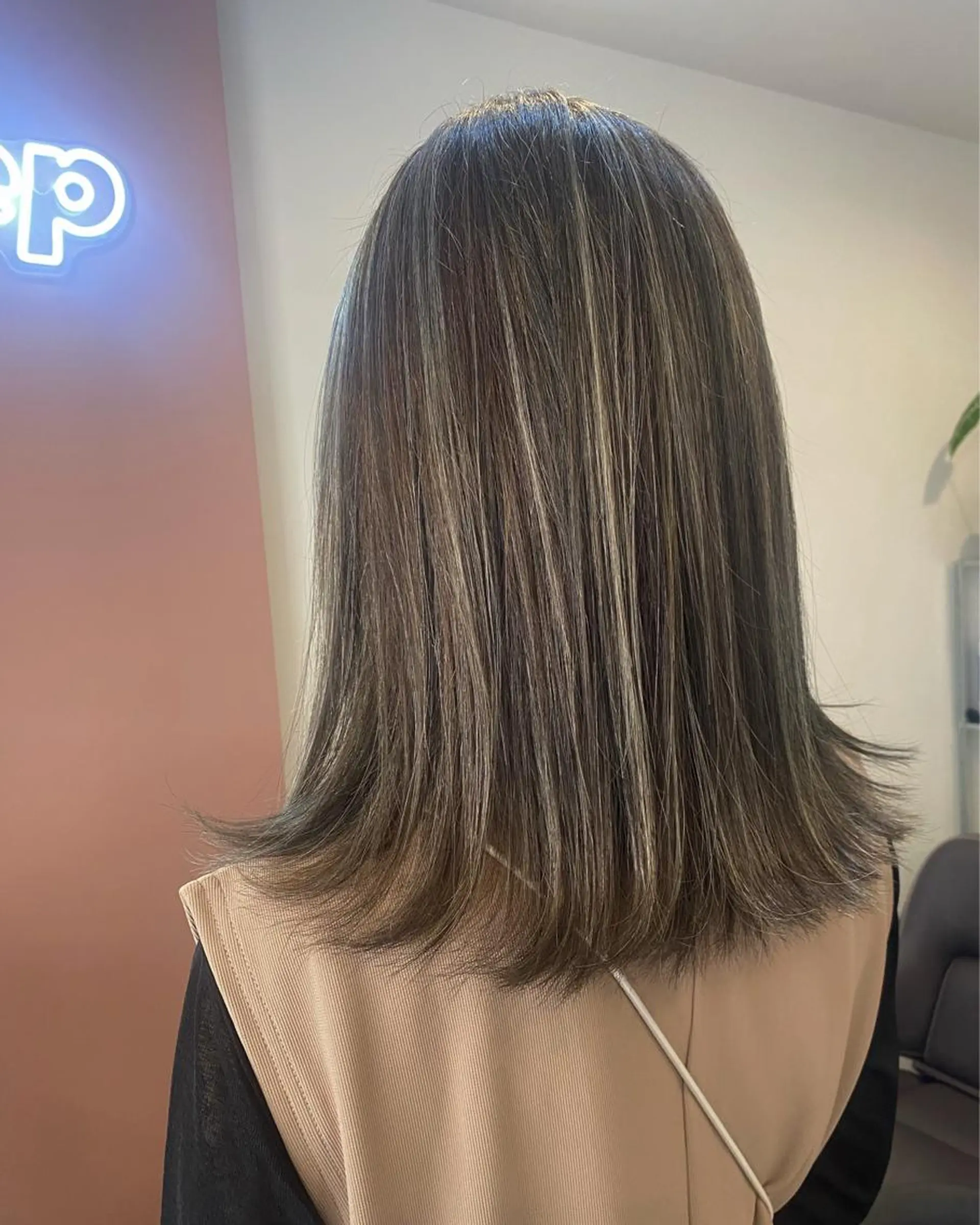 セミロング カラー ハイライトカラー ハイライト カット ヘアカラー トリートメント pep所属・pep natsumiのヘアスタイル