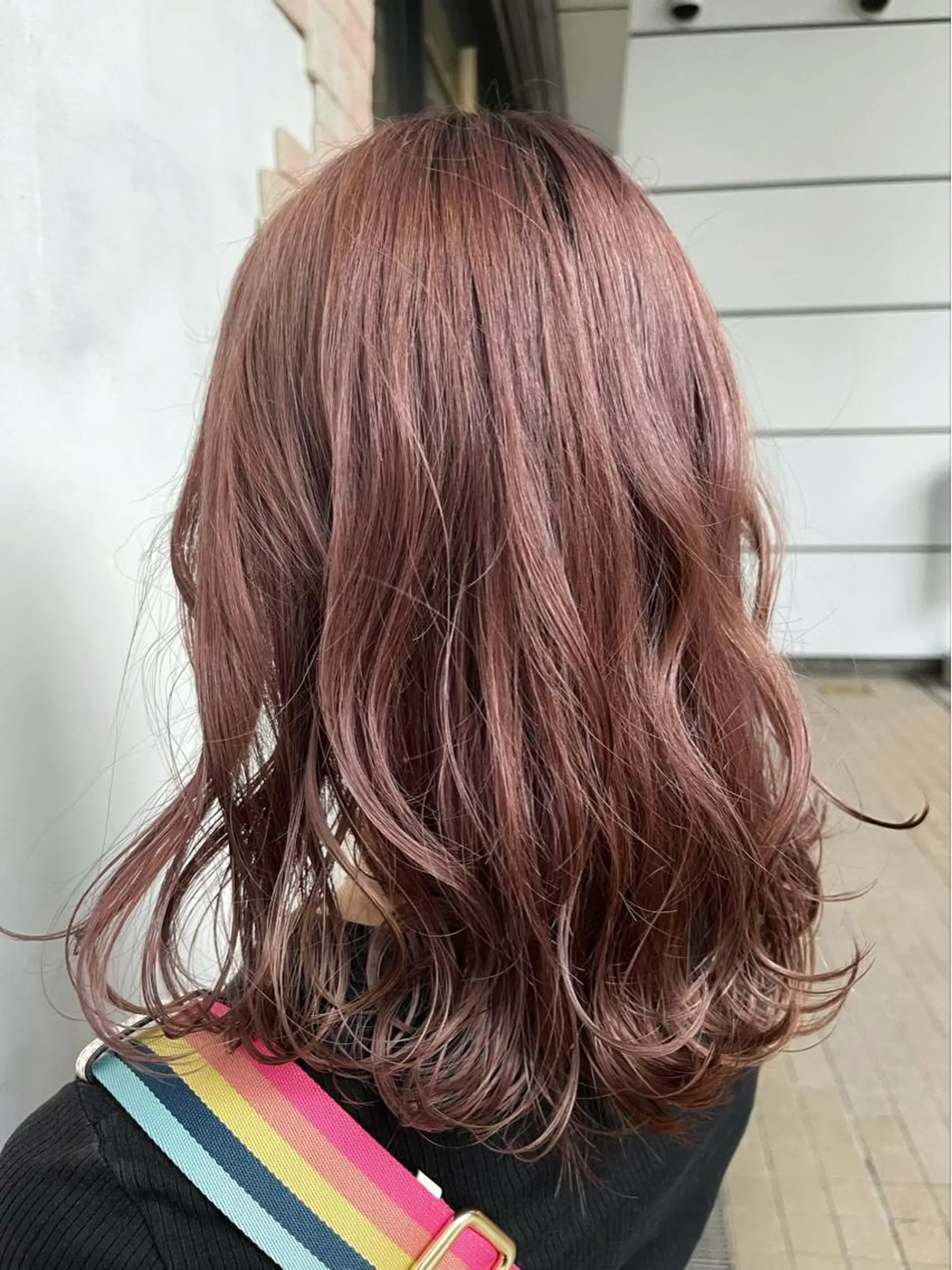 セミロング カラー ベージュカラー ピンクカラー ピンクベージュ カット ヘアカラー トリートメント Zina天王寺 CHIAKIのヘアスタイル