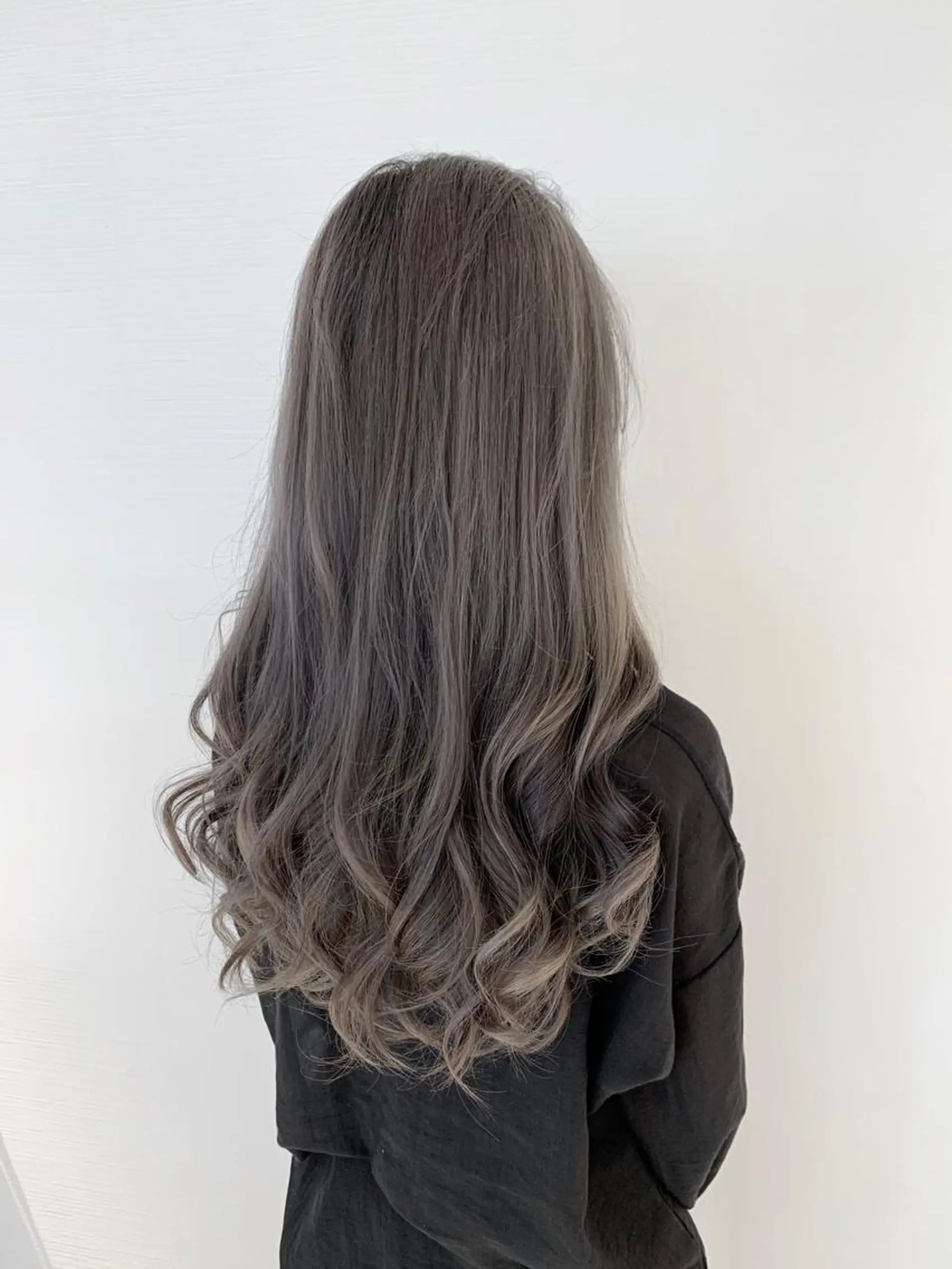 ロング カラー グレージュ ラベンダーカラー ラベンダーグレージュ ラベンダーグレー ヘアカラー トリートメント ヘッドスパ ヘアセット Akua【代表】 Kazumaのヘアスタイル
