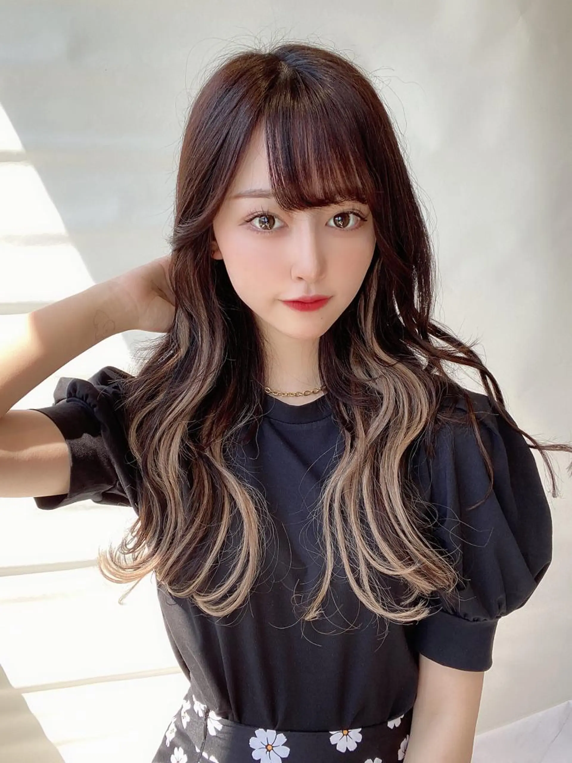 セミロング カラー パーマ バレイヤージュ ブリーチ ケアブリーチ ダブルカラー ハイライトカラー ヘアカラー トリートメント 新宿✨レイヤーカット 韓国ヘア/坂本亜裟海のヘアスタイル
