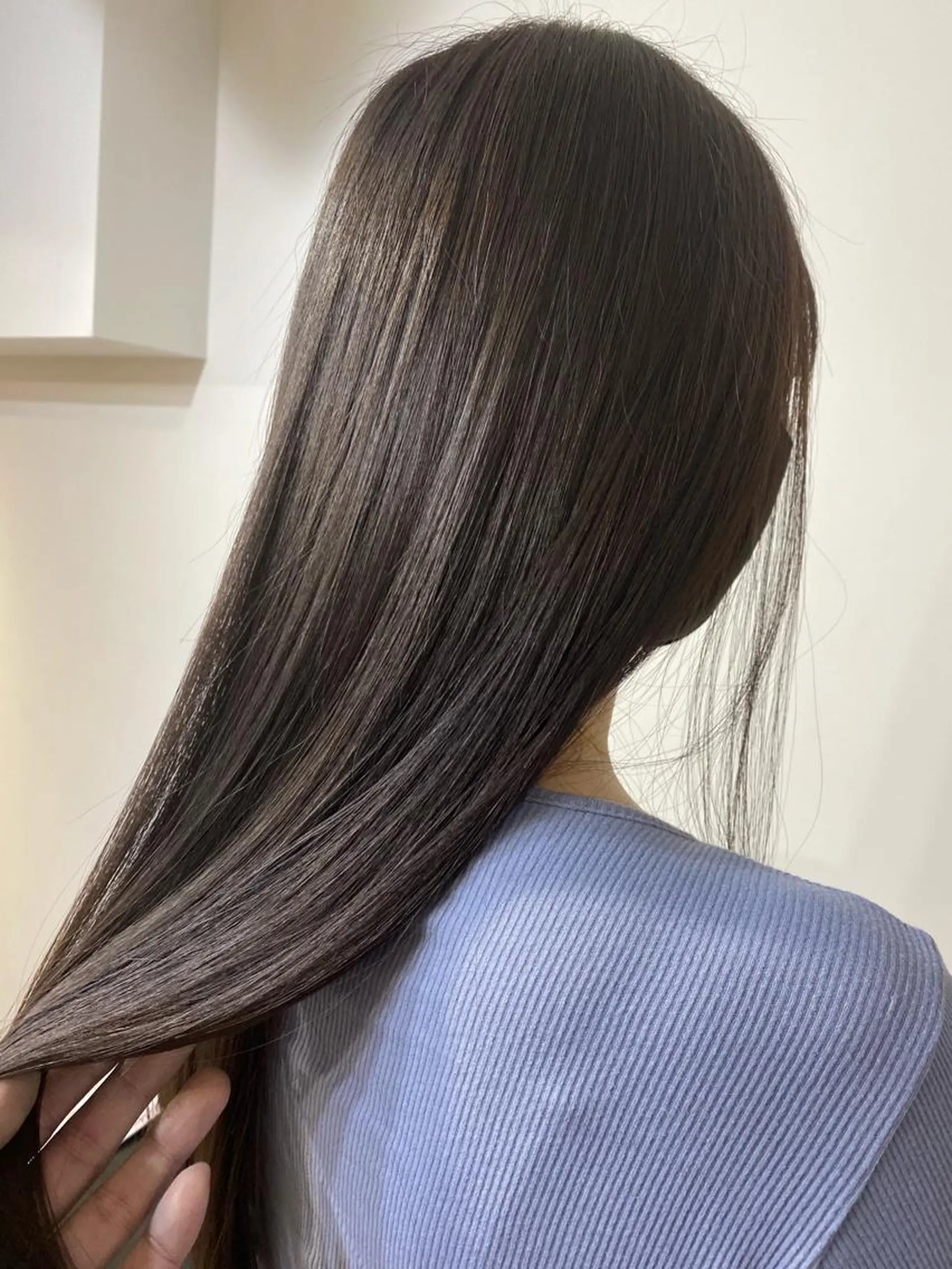 ロング カラー アッシュ ブリーチ ラベンダーカラー ラベンダーアッシュ ブリーチなしカラー ヘアカラー トリートメント ALLY（アリー）所属・ミニモお気に入り数 No.1宍戸雄弥のヘアスタイル