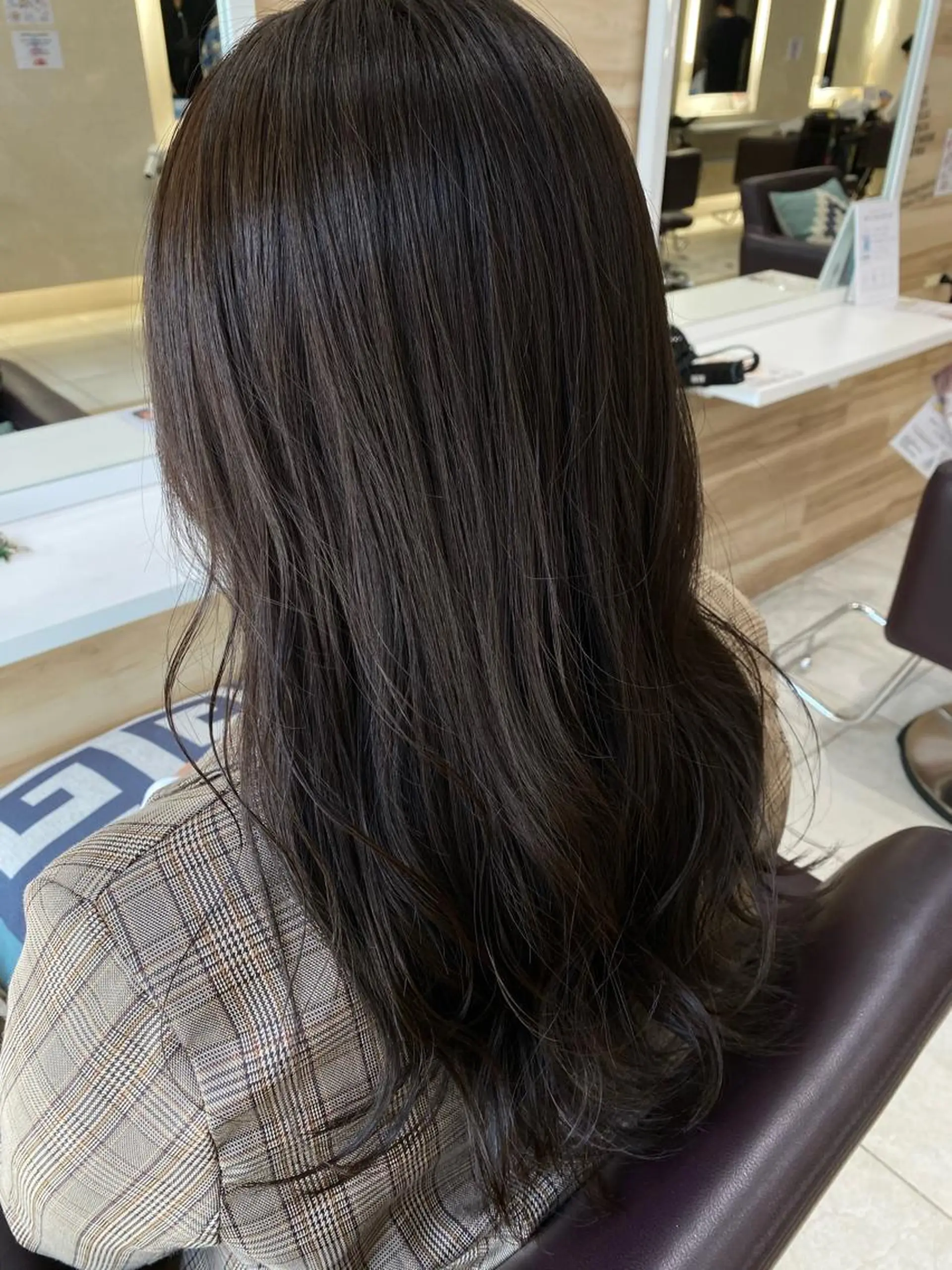 ロング カラー アッシュ 阪本 愛実のヘアスタイル