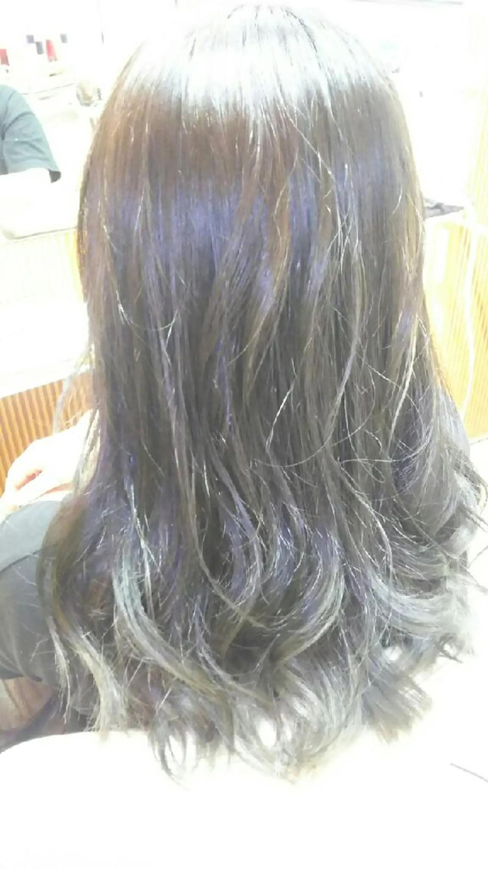ロング カラー ブルーカラー ブルージュ ハイライトカラー ハイライト 脇田 雄大のヘアスタイル